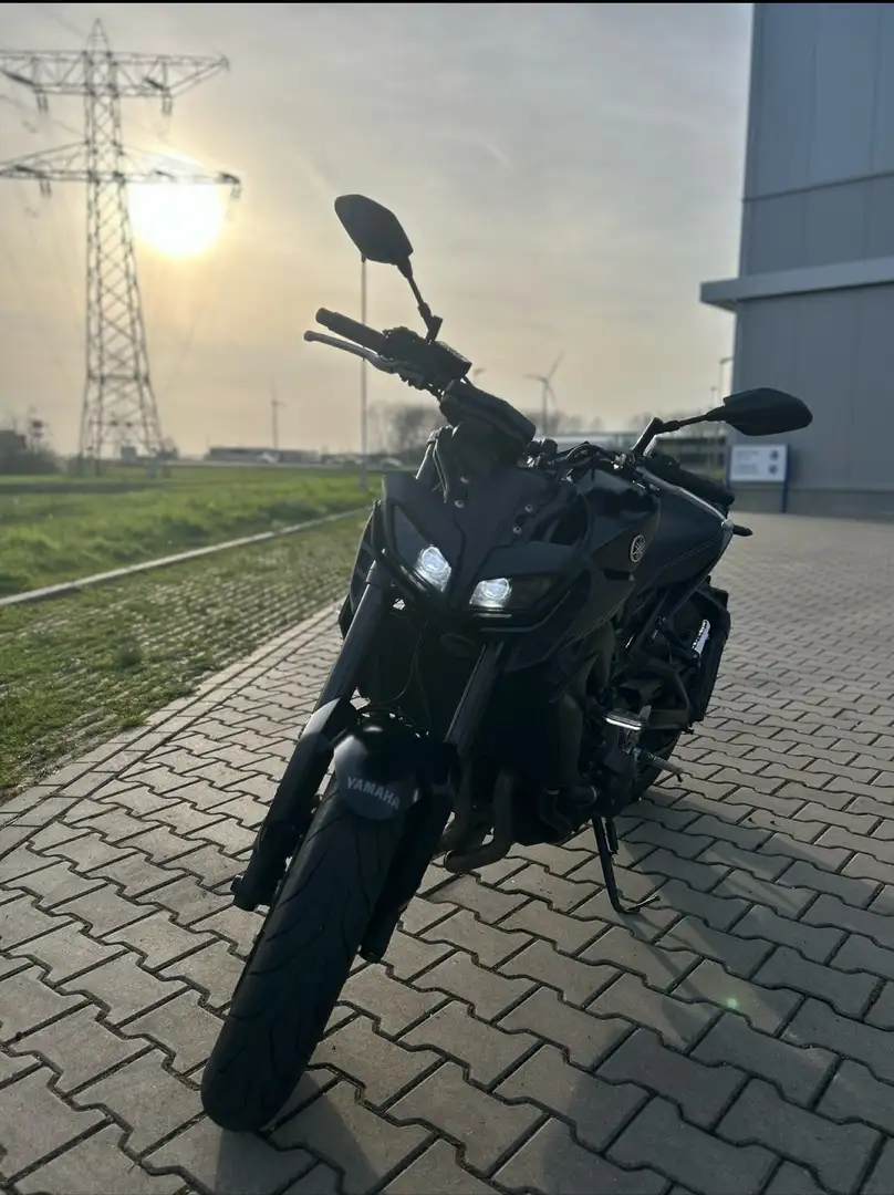 Yamaha MT-09 Akrapovic 2018 Noir - 1