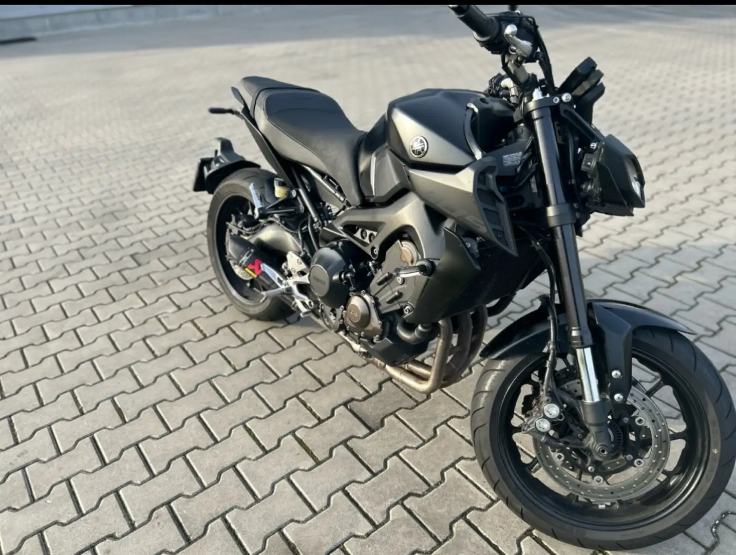 Yamaha MT-09 Akrapovic 2018 Чорний - 2