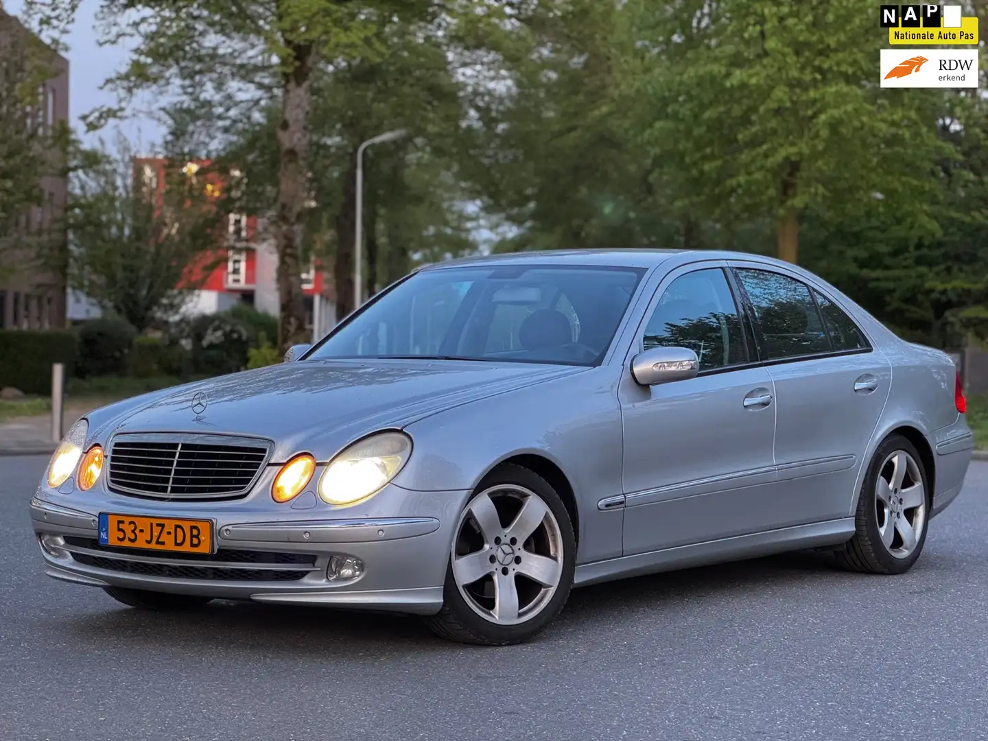 Mercedes-Benz E 240 Avantgarde|AUT|NAVI||PSENSOR|CRUISE|INRUILKOOPIE Grau - 1