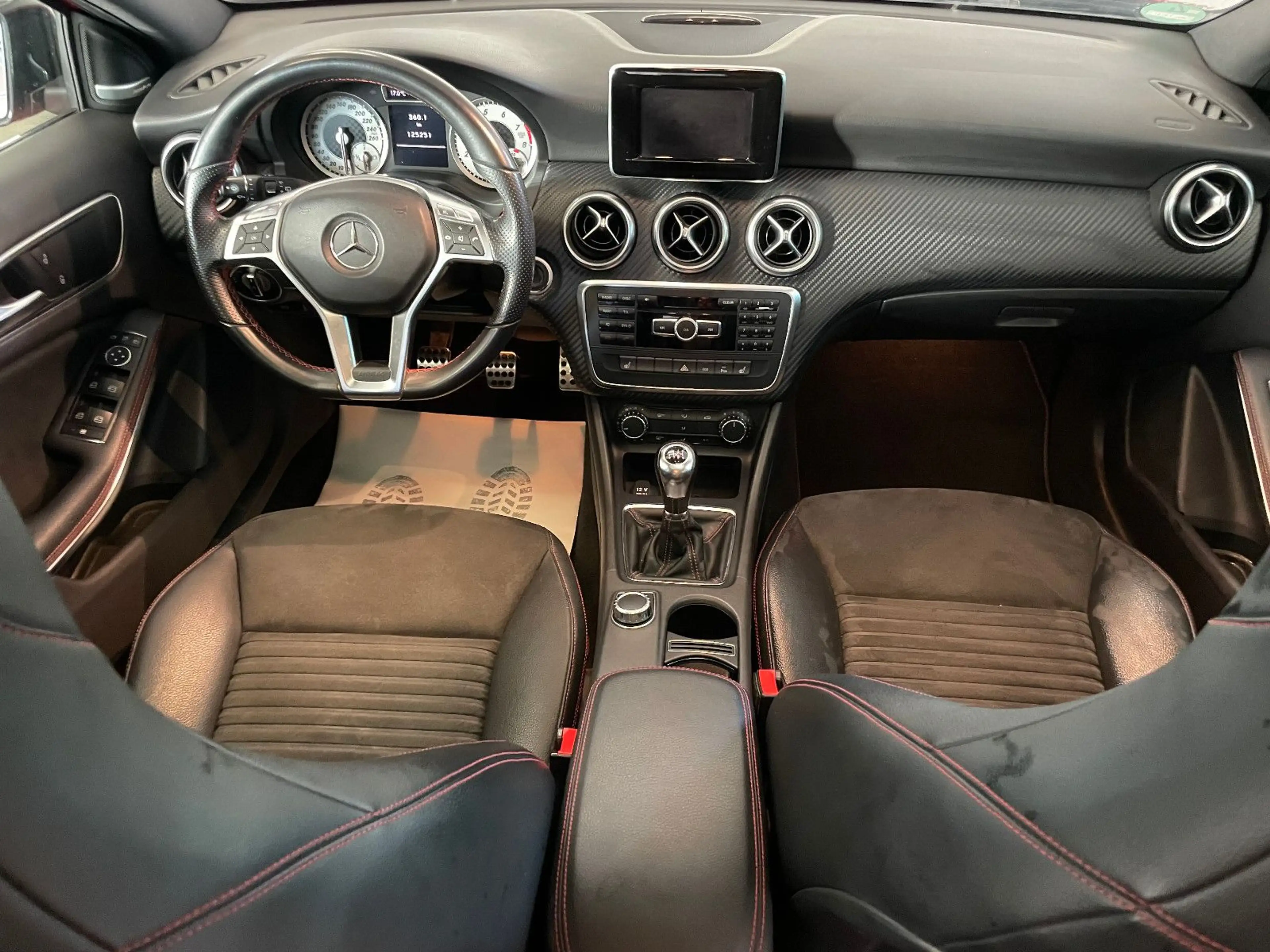 Mercedes-Benz A 180 AMG Style — photo 8