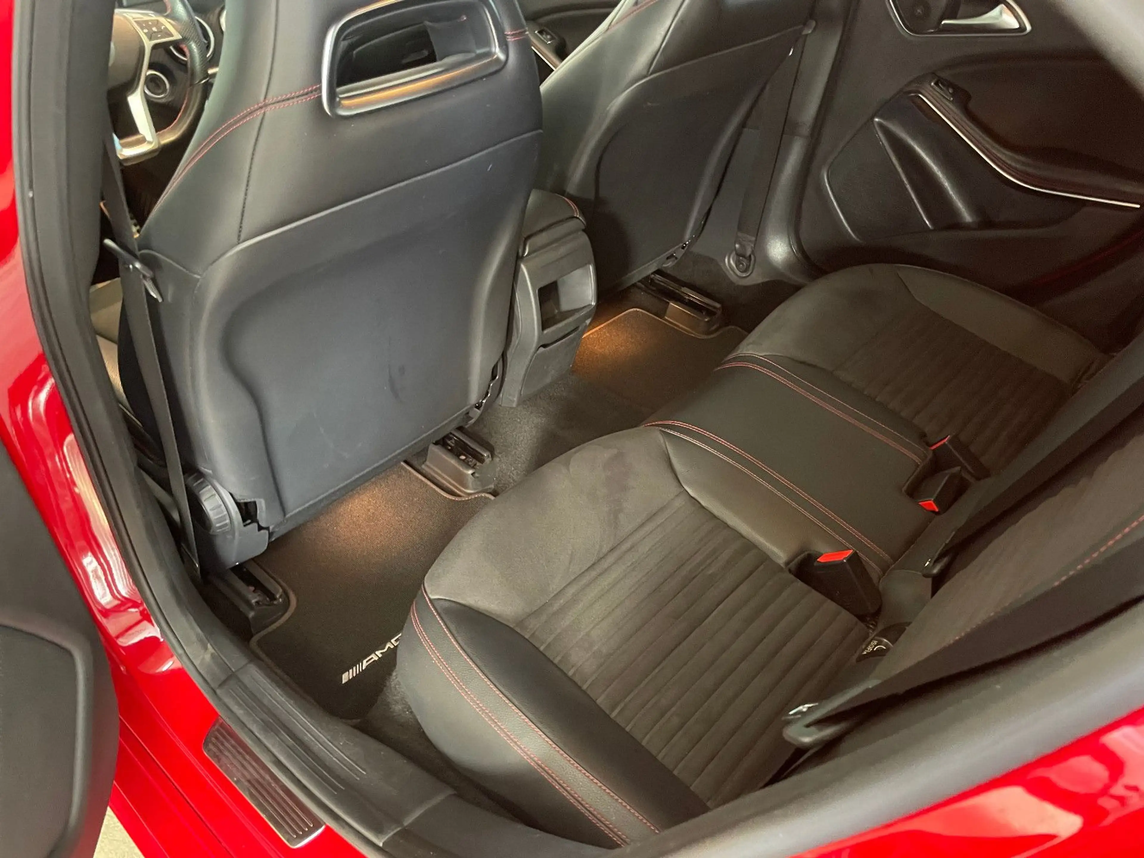 Mercedes-Benz A 180 AMG Style — photo 5