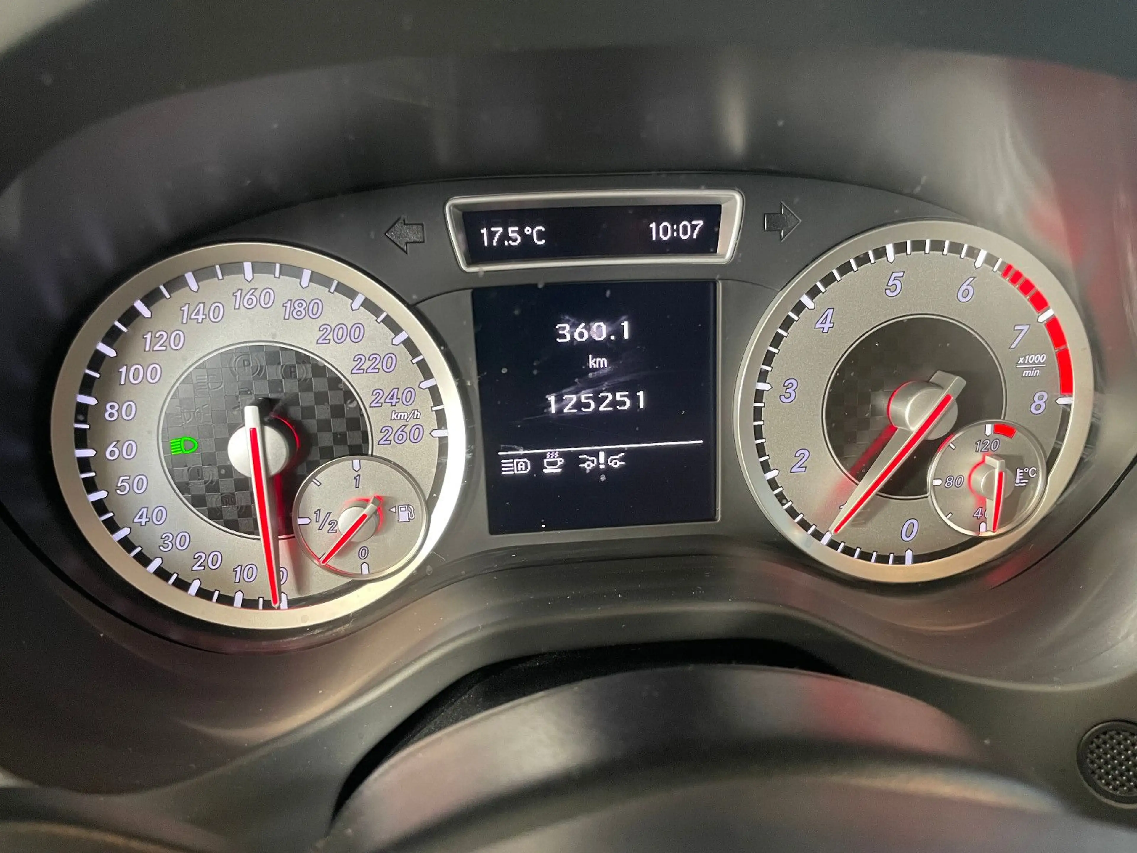 Mercedes-Benz A 180 AMG Style — photo 12