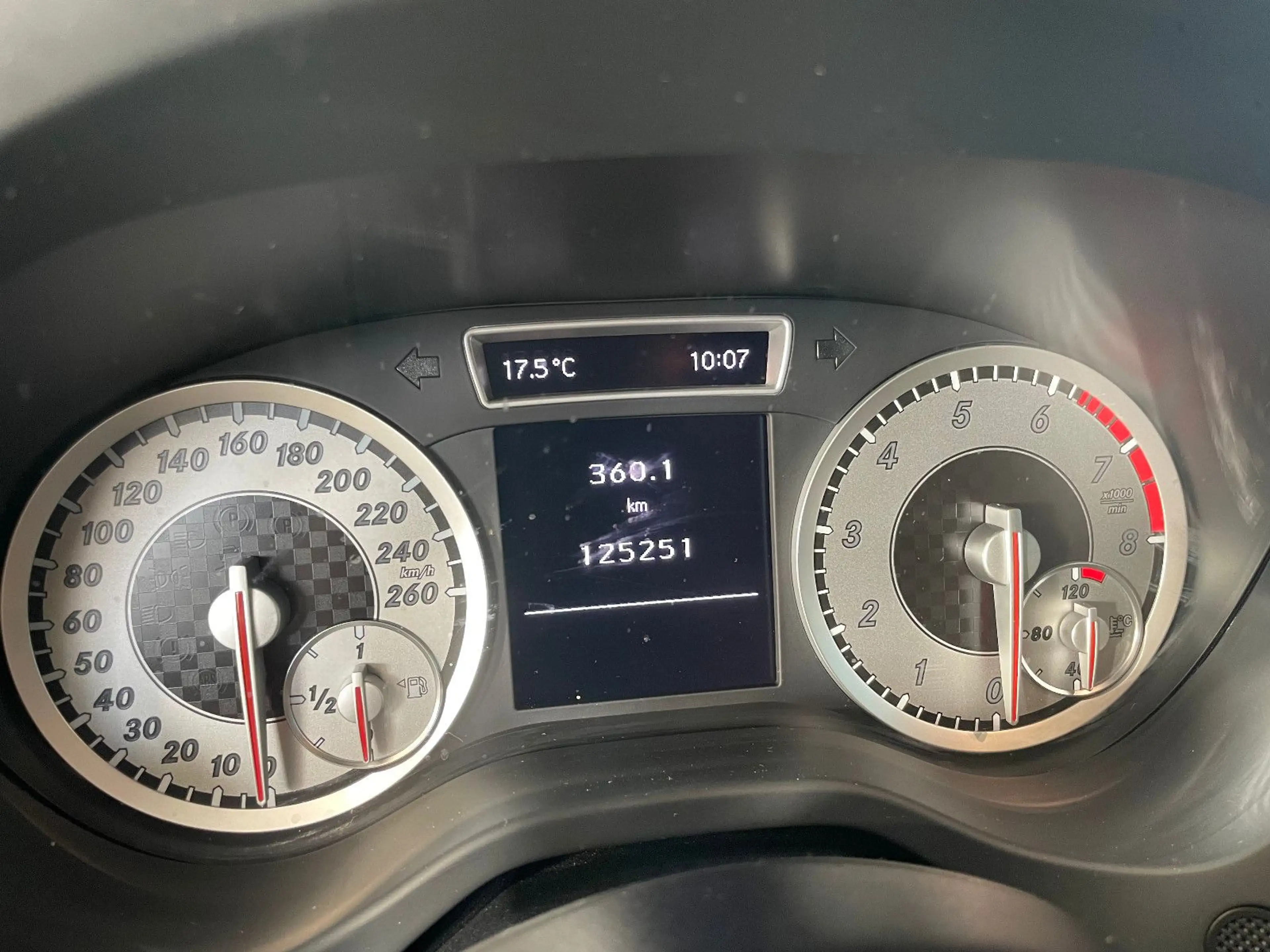 Mercedes-Benz A 180 AMG Style — photo 11