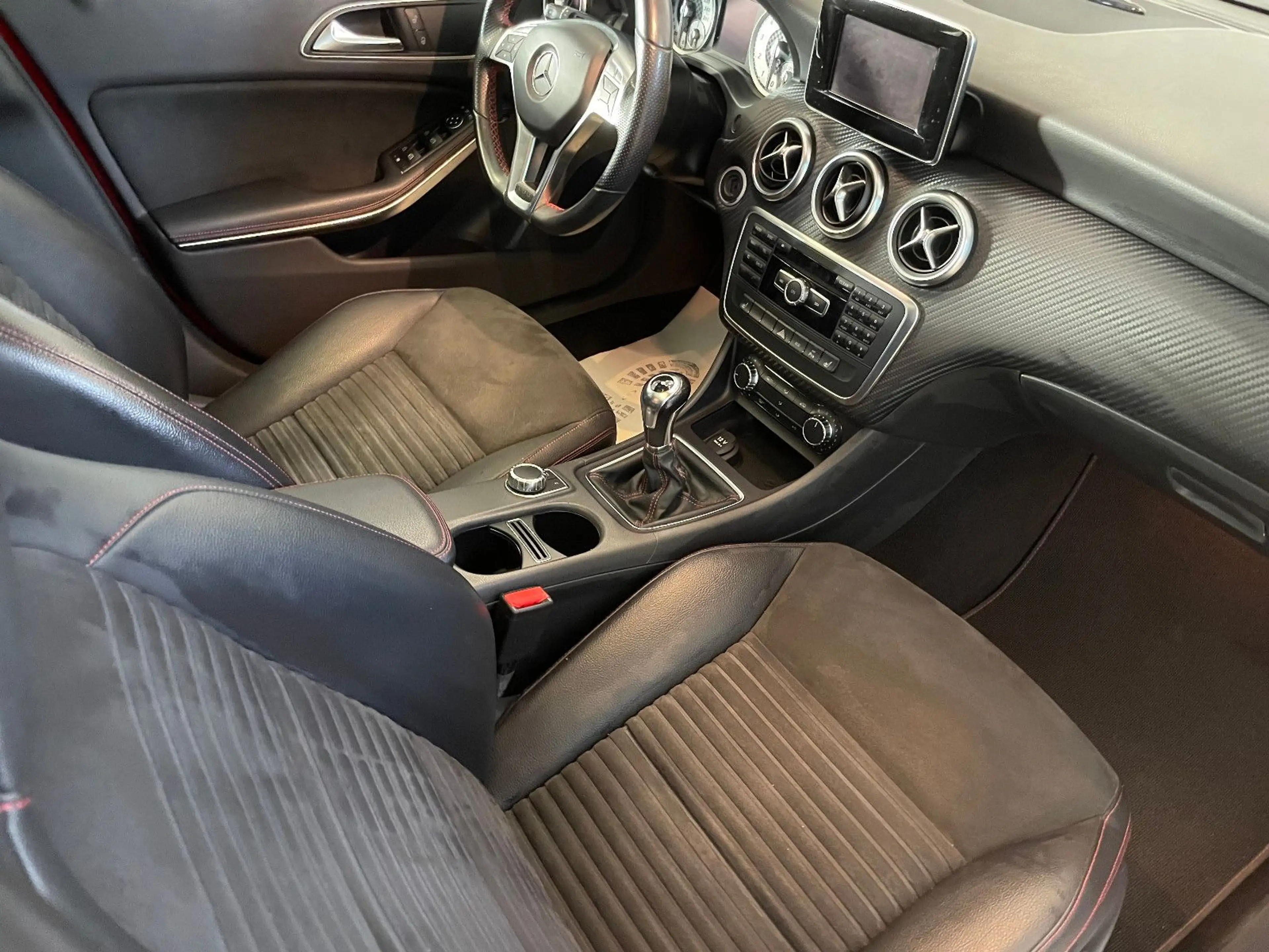 Mercedes-Benz A 180 AMG Style — photo 9
