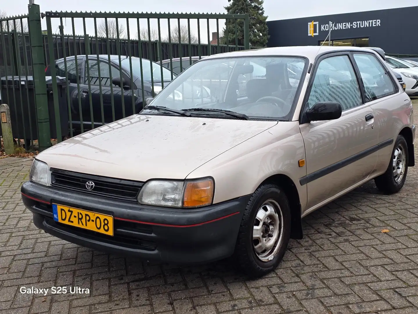 Toyota Starlet 1.3 XLi Automaat Bej - 2