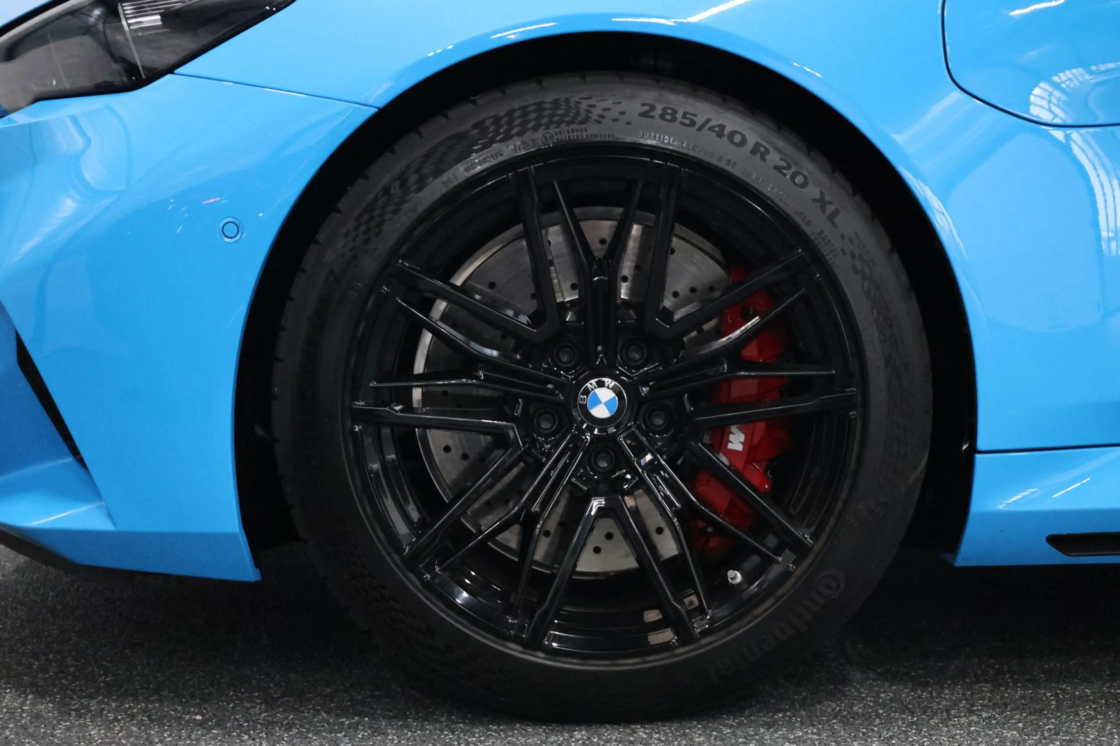 BMW M5 5-serie Touring INDIVIDUAL RIVIERA BLUE/M DRIVERS — photo 33