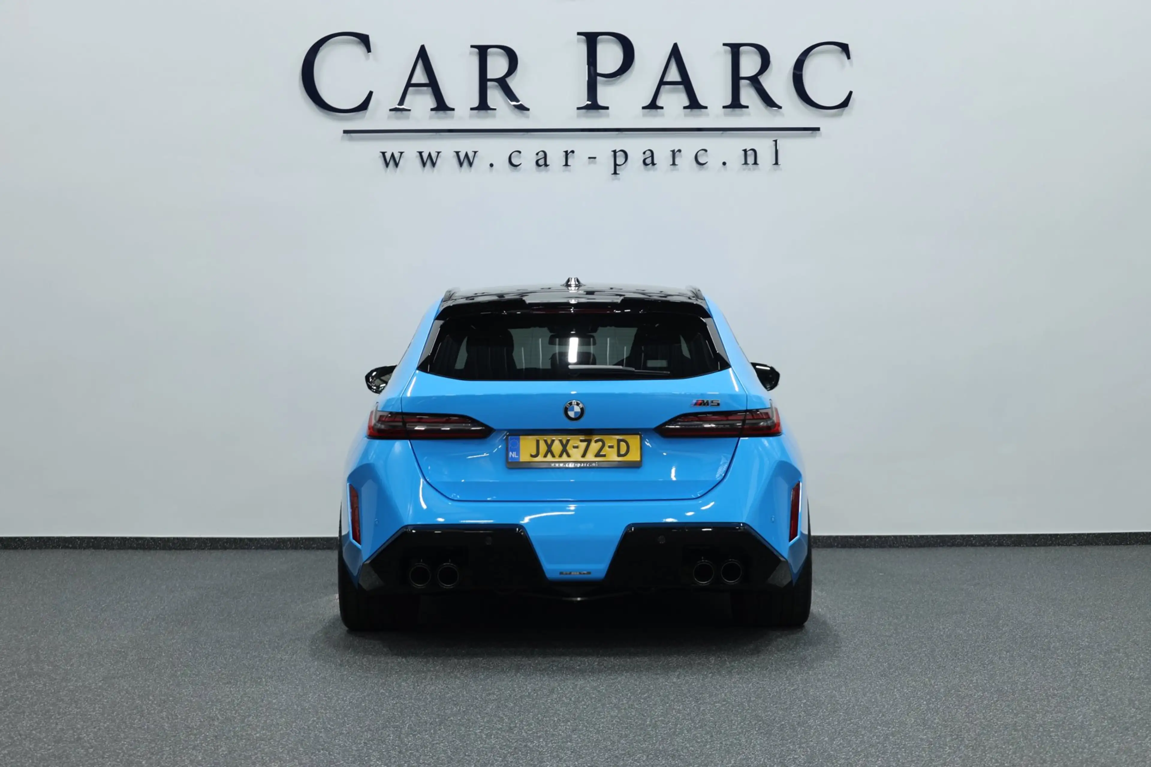 BMW M5 5-serie Touring INDIVIDUAL RIVIERA BLUE/M DRIVERS — photo 5