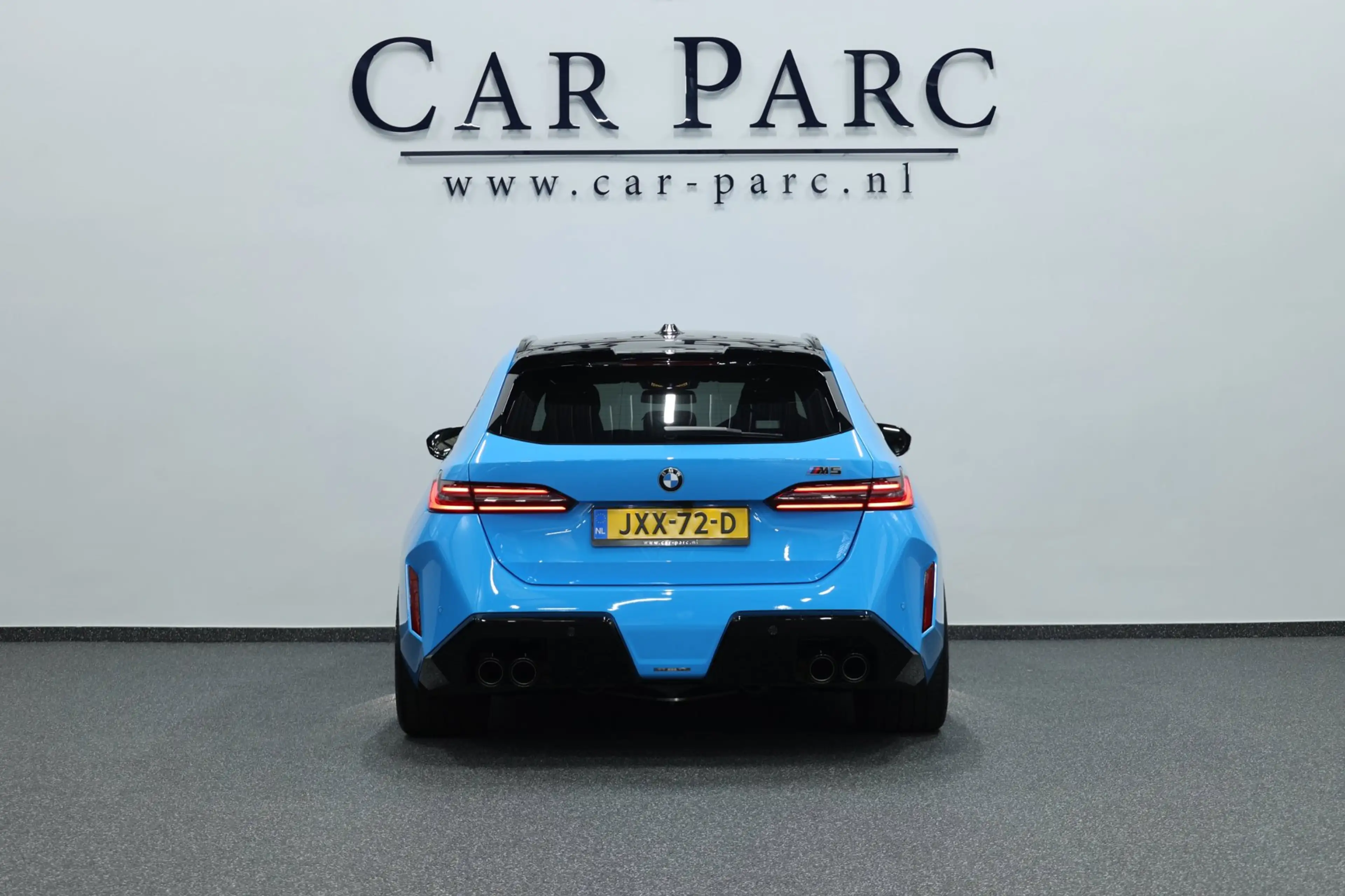 BMW M5 5-serie Touring INDIVIDUAL RIVIERA BLUE/M DRIVERS — photo 6