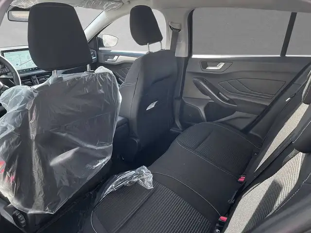 Ford Focus view 5