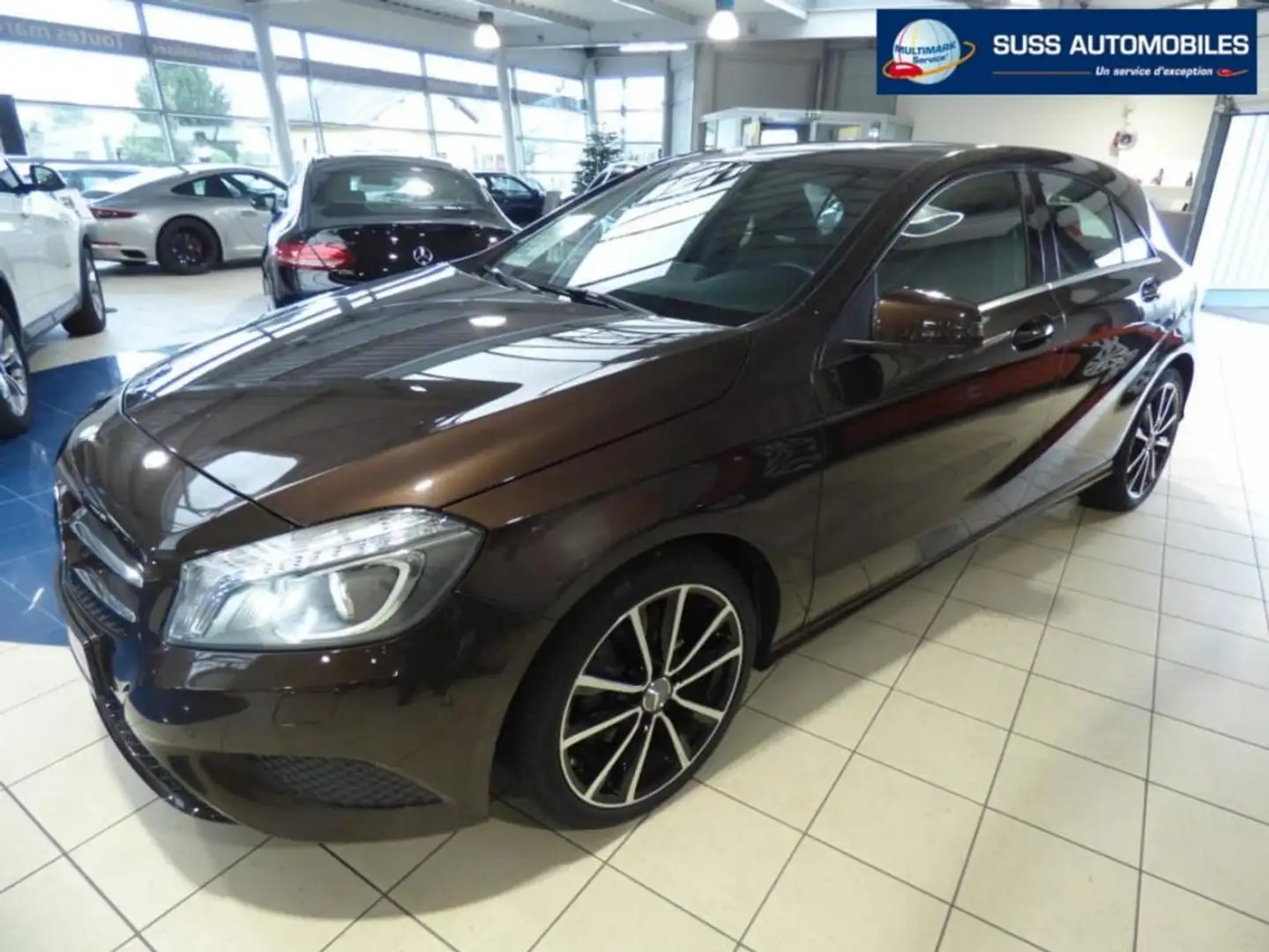 Mercedes-Benz BENZ 180 BlueEFFICIENCY Style Maro - 2