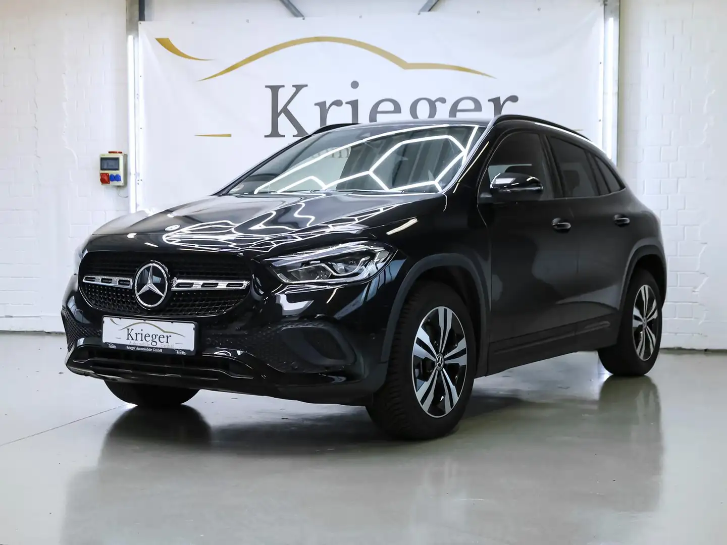 Mercedes-Benz GLA 200 *AHK*LED*MBUX*NIGHT*KAMERA*MEMORY* Noir - 1