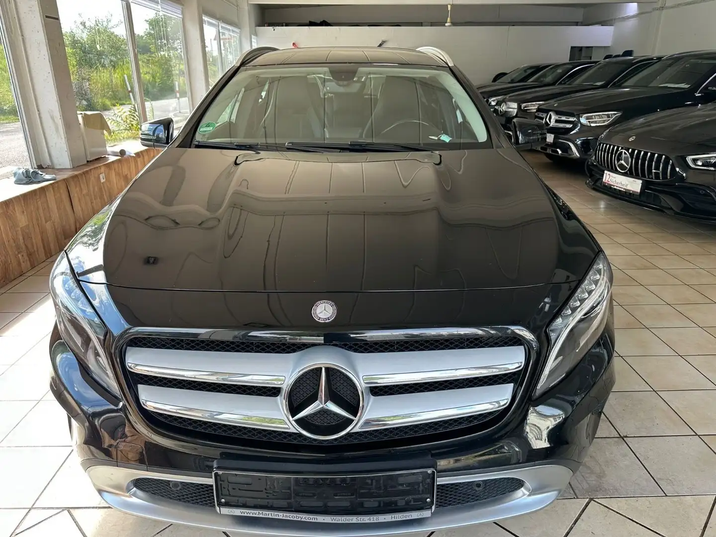 Mercedes-Benz GLA 200 Avantgarde Benziner Automatik Euro 6 AHK Zwart - 1