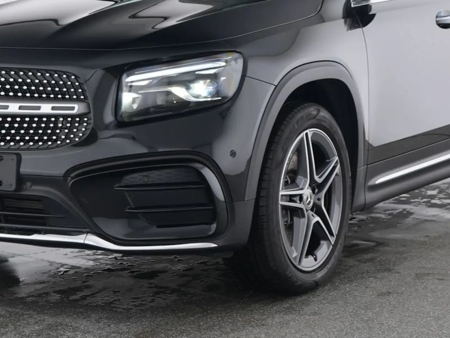 Mercedes-Benz GLB 250 4M AMG PREMIUM+ DISTR.-AHK-PANO-OFFROAD! Noir - 2