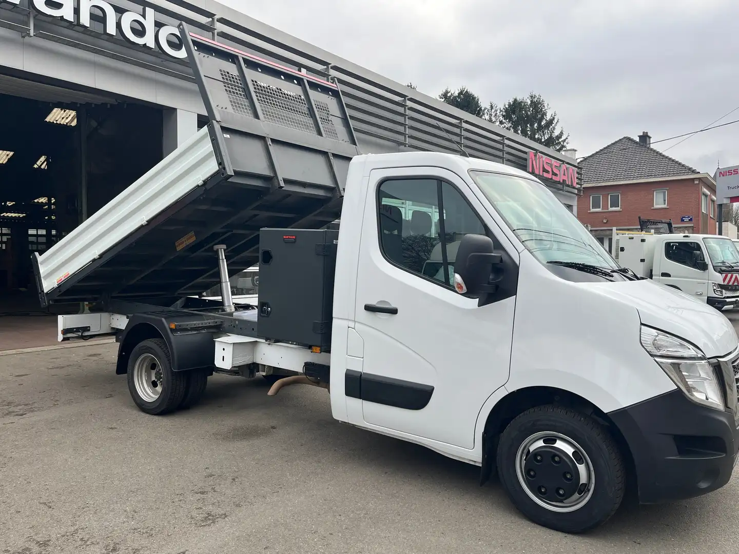 Nissan Interstar BENNE BASCULANTE + COFFRE PERMIS B Weiß - 2