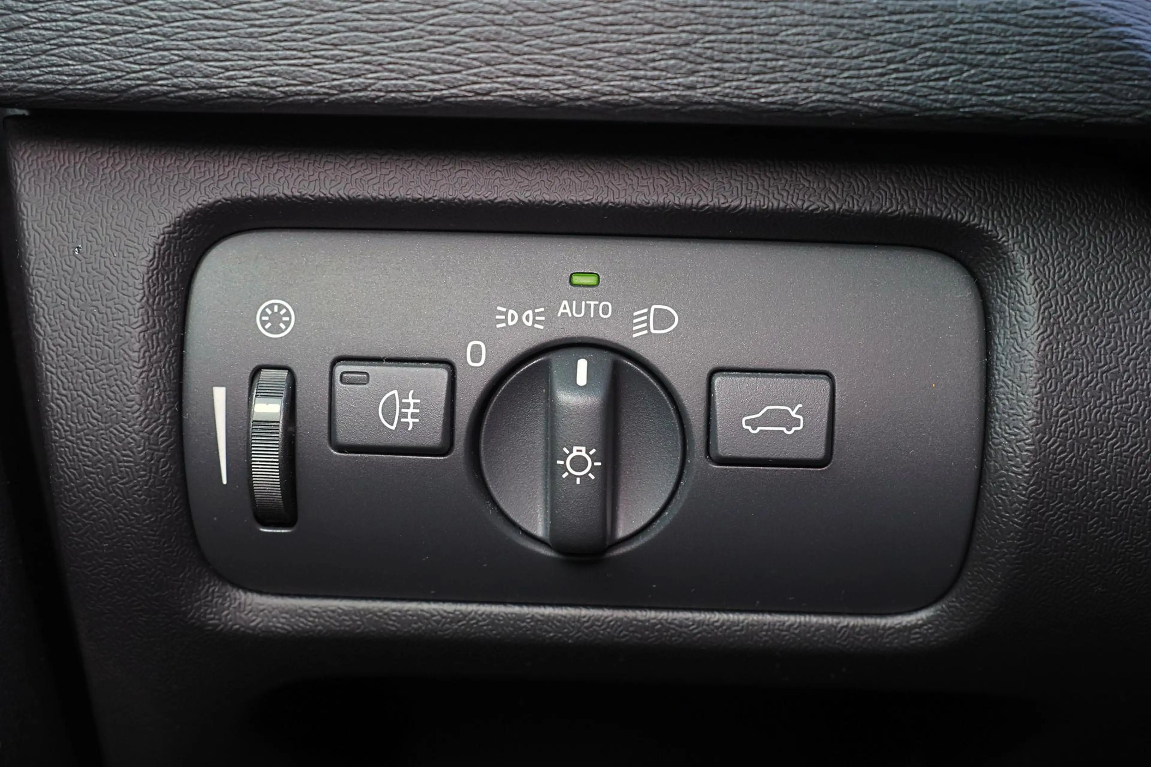 Volvo V40 Cross Country T3 Dynamic Edition - LED koplampen - Navigatie - V — photo 10