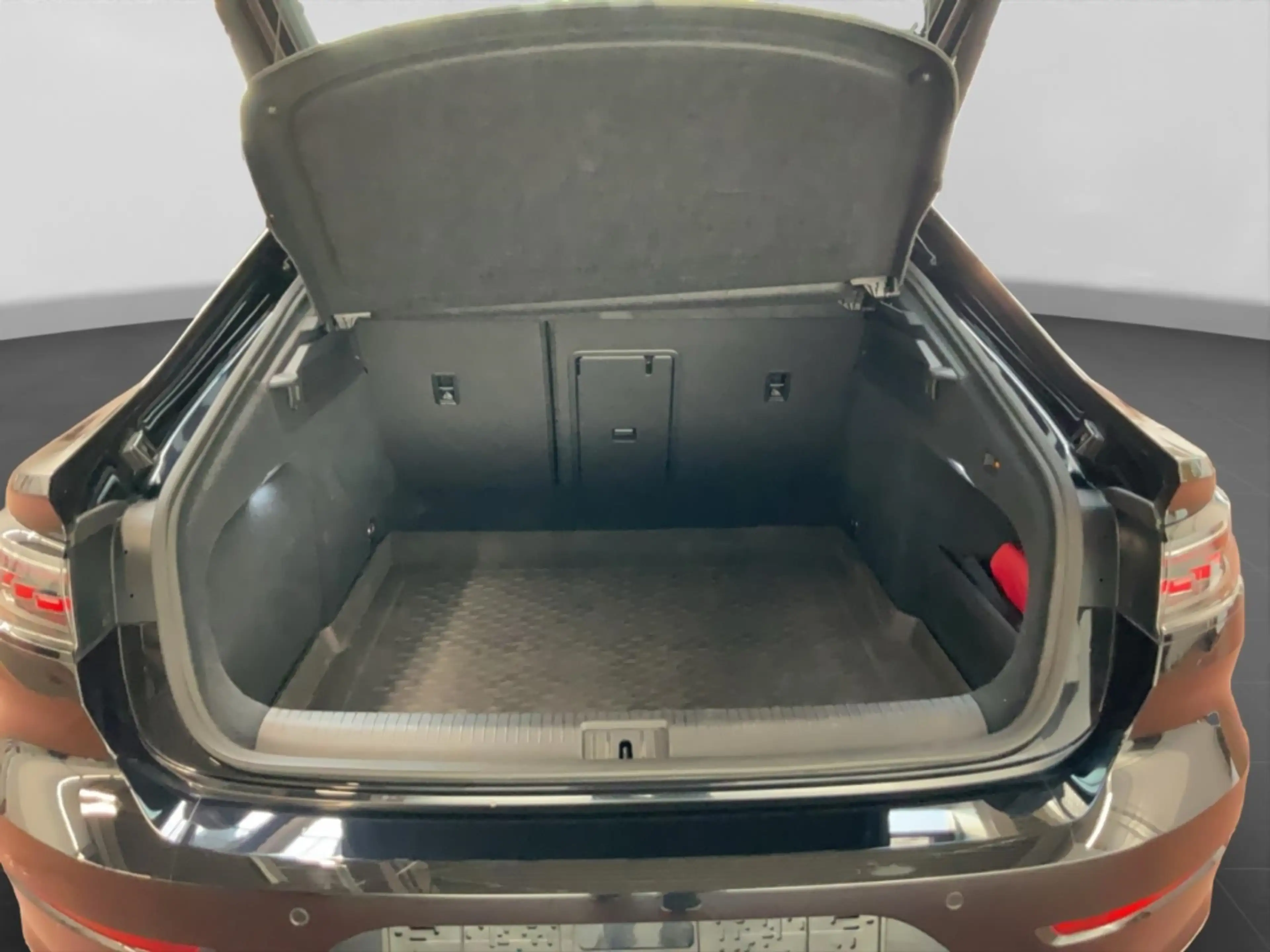 Volkswagen Arteon 2.0 TSI R-Line 4Motion Alu Matrix-LED AHK Pano Nav — photo 20