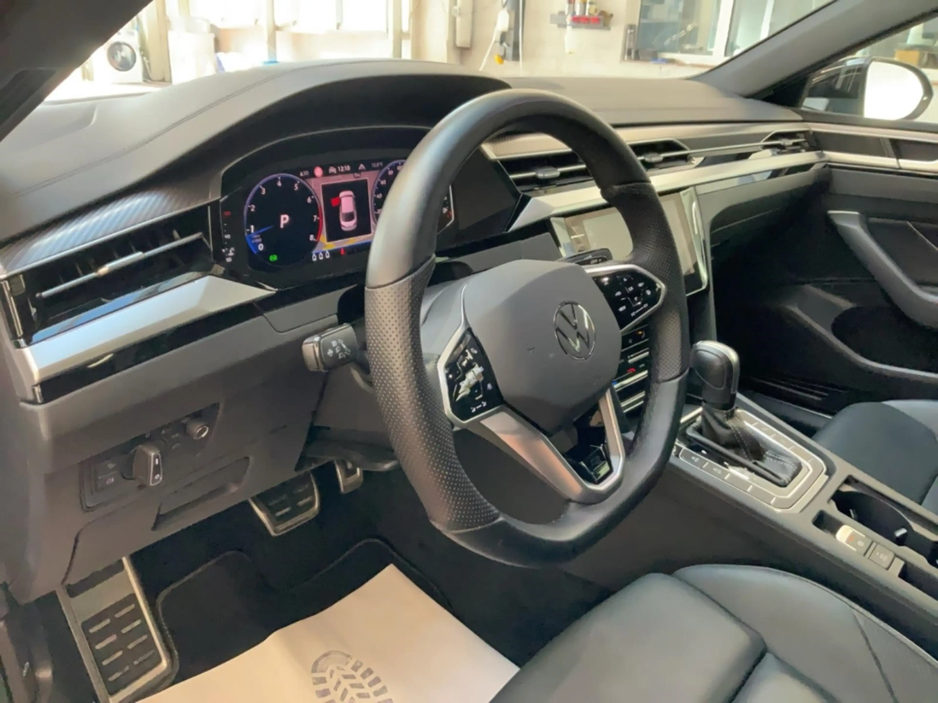 Volkswagen Arteon 2.0 TSI R-Line 4Motion Alu Matrix-LED AHK Pano Nav — photo 18