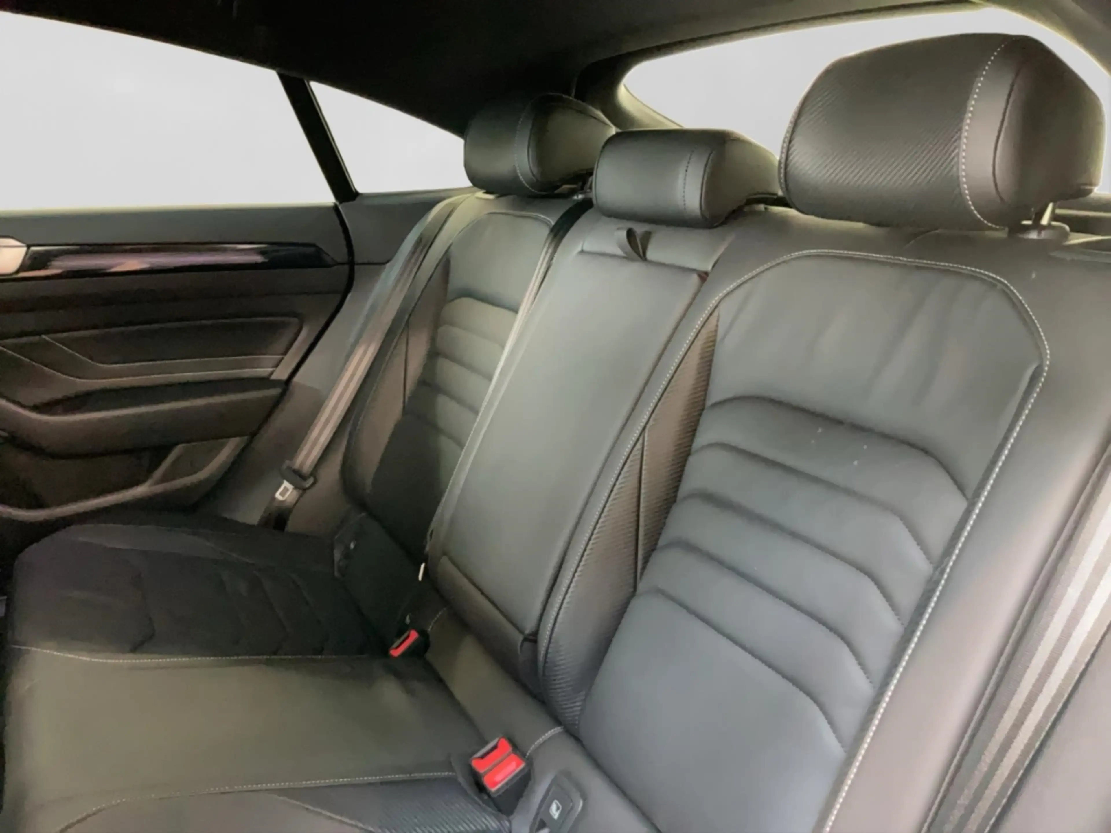 Volkswagen Arteon 2.0 TSI R-Line 4Motion Alu Matrix-LED AHK Pano Nav — photo 13