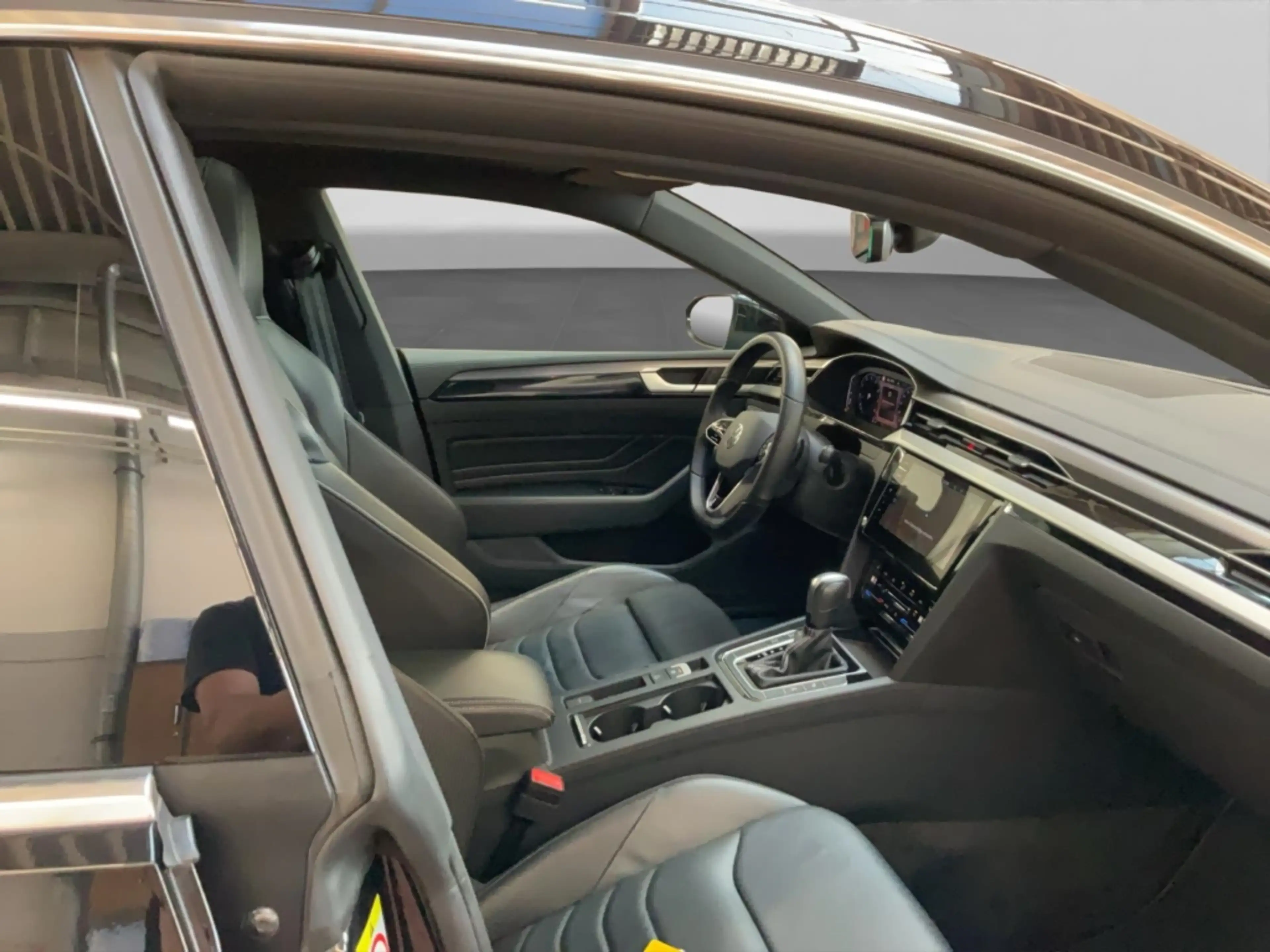 Volkswagen Arteon 2.0 TSI R-Line 4Motion Alu Matrix-LED AHK Pano Nav — photo 19