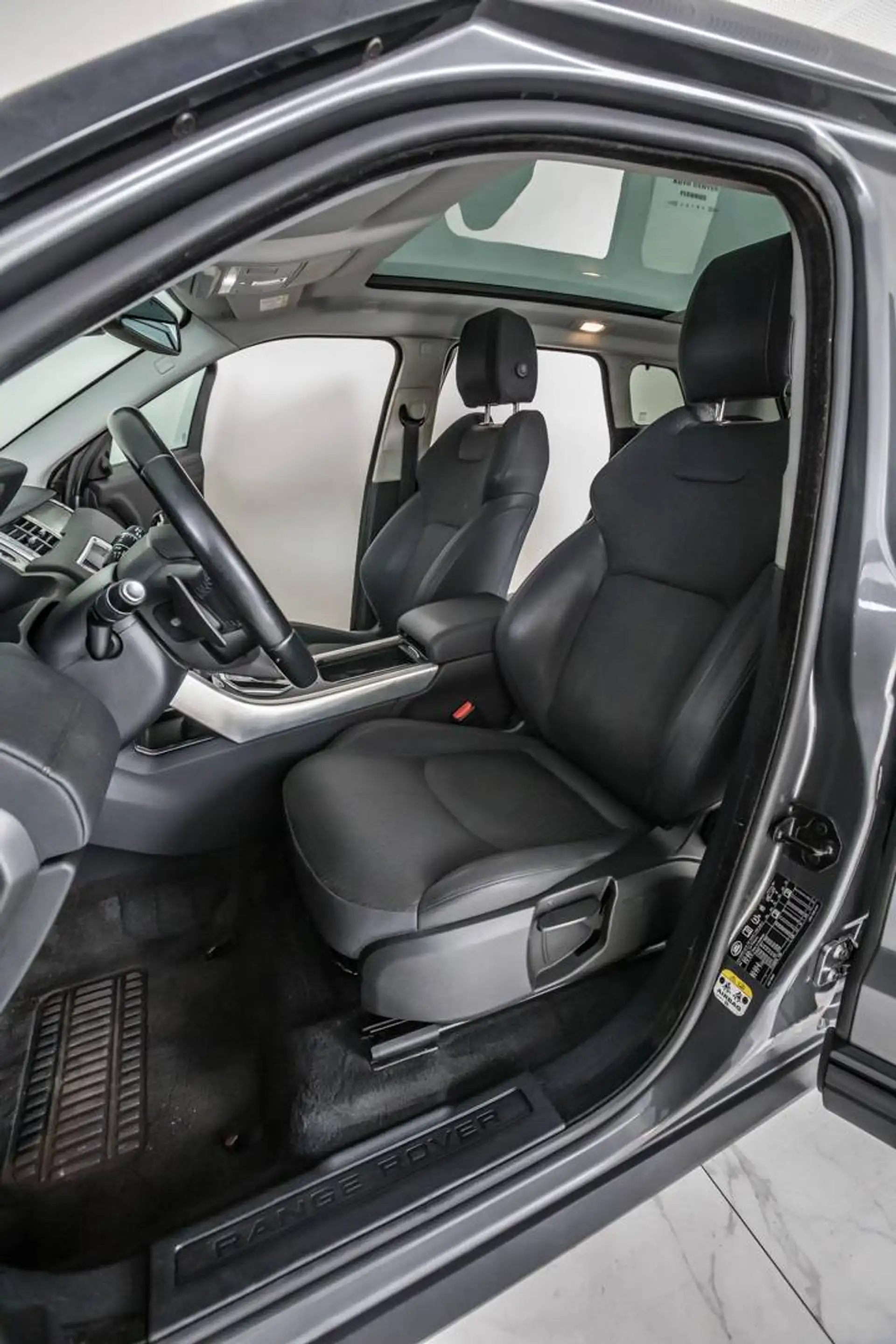 Land Rover Range Rover Evoque 2.0 4WD (EU6d-TEMP) — photo 11