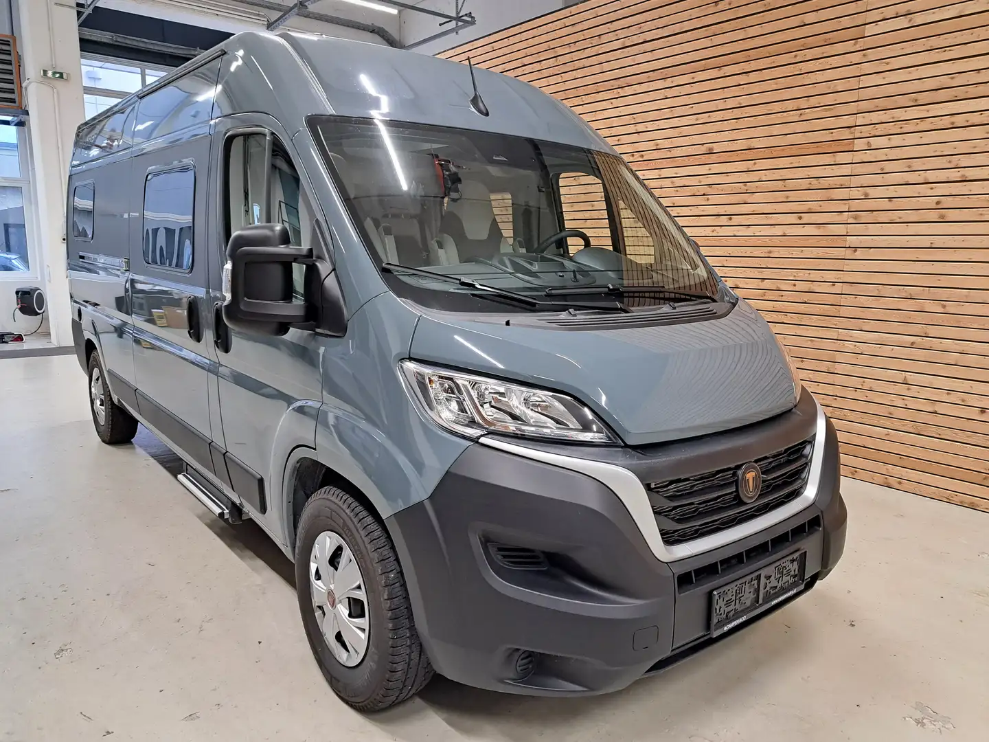 VanTourer 600 D – Neufahrzeug – TOP-Ausstattung Grau - 2