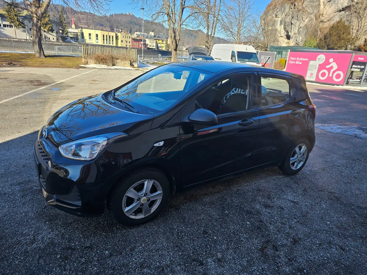 Hyundai i10 Classic EURO-6 Schwarz - 2