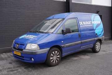 220C 2.0 HDI - Airco - Trekhaak - € 1.250,- Excl.
