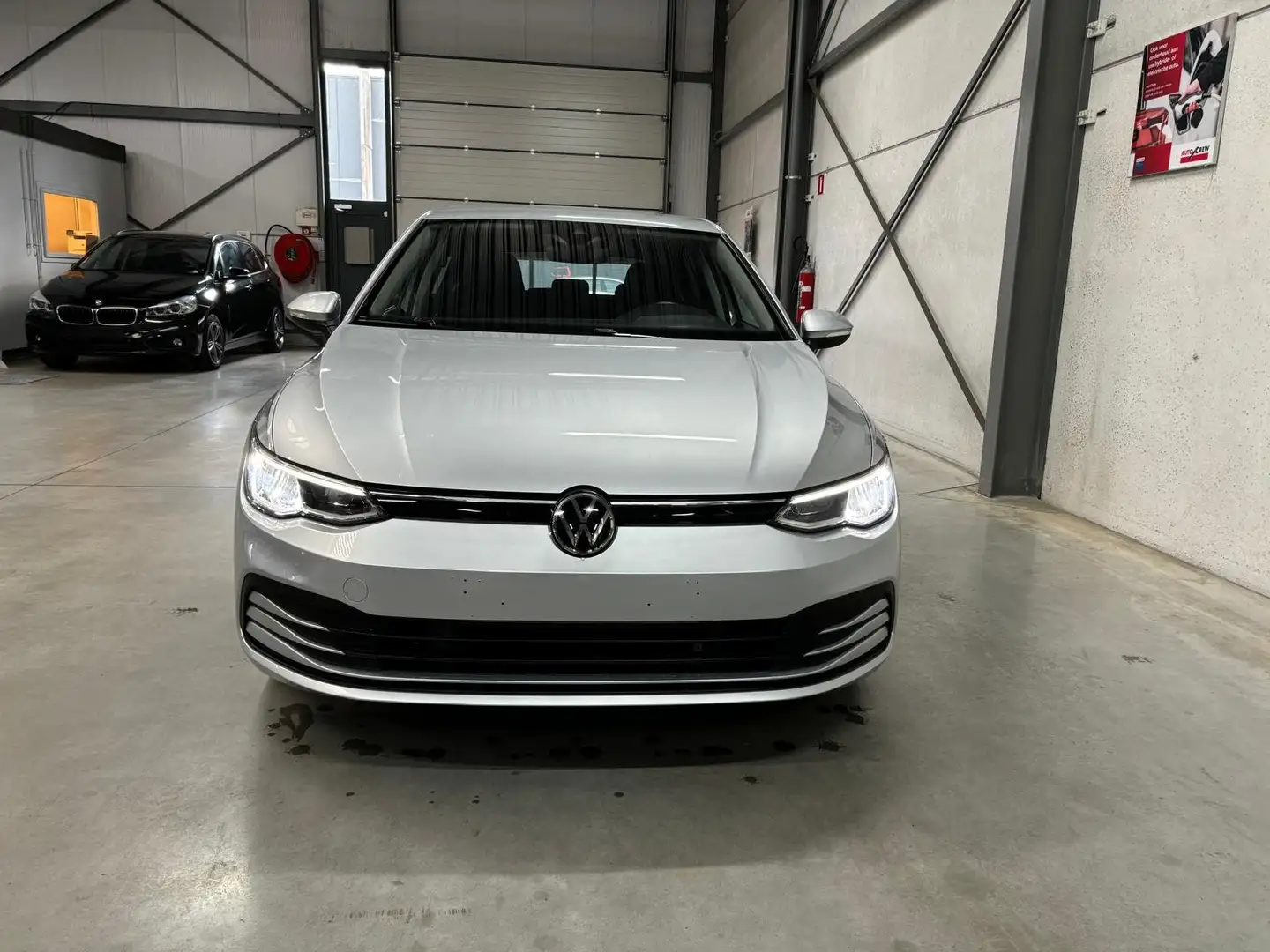 Volkswagen Golf 1.0 TSI Life OPF Plateado - 2