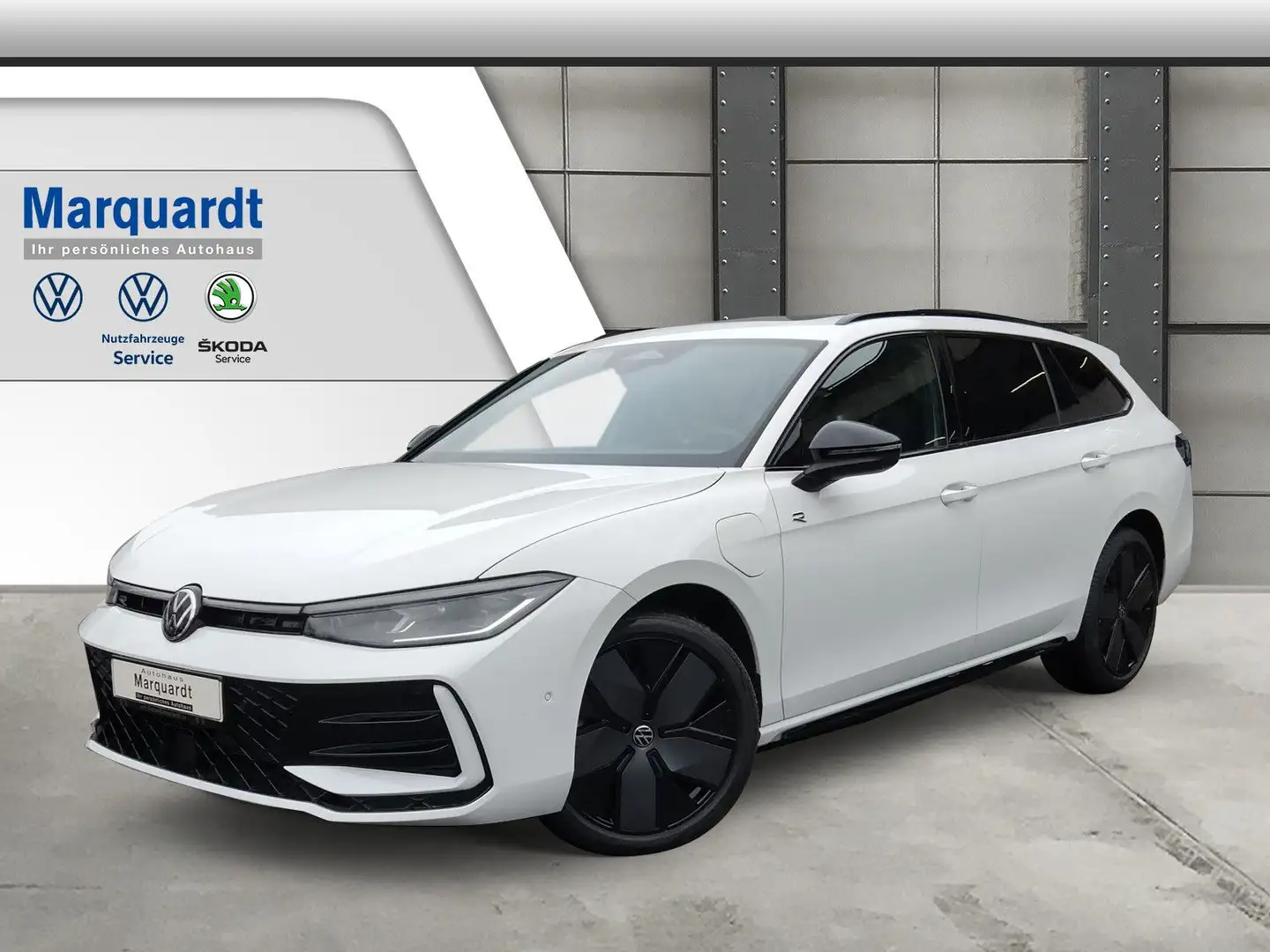 Volkswagen Passat Variant 1.5 TSI eHybrid  R Line Pano AHK Weiß - 1