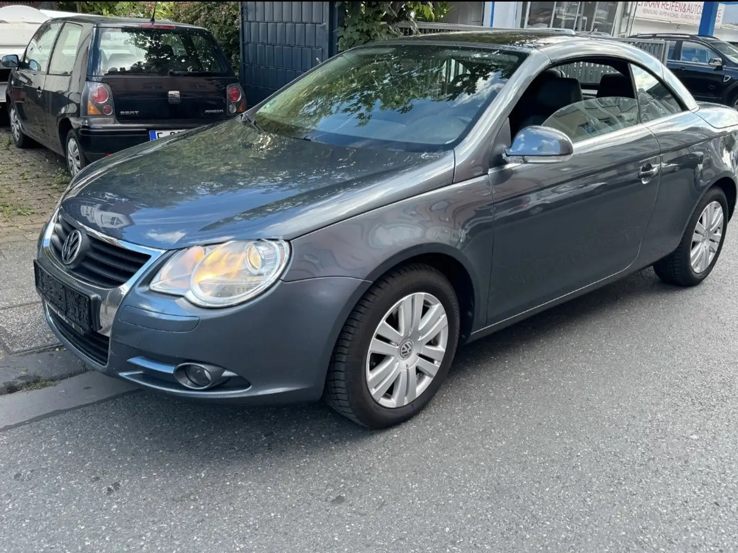 Volkswagen Eos 1.6 Šedá - 1