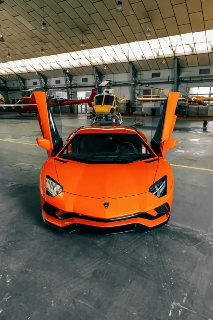 Lamborghini Aventador LP740-4 S Orange - 2