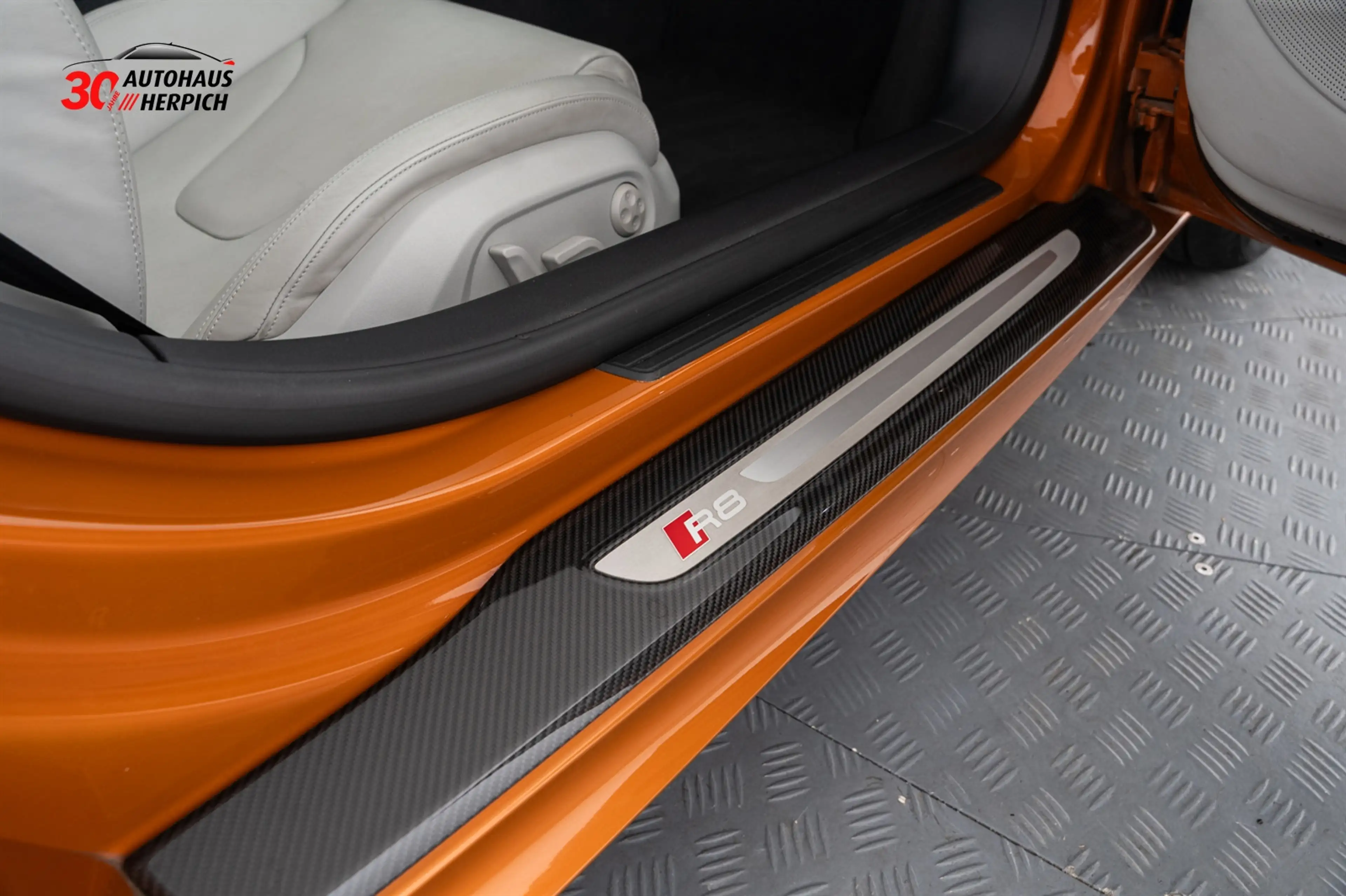 Audi R8 5.2 FSI V10 SPYDER QUATTRO RFK LED CARBON B&O — photo 15