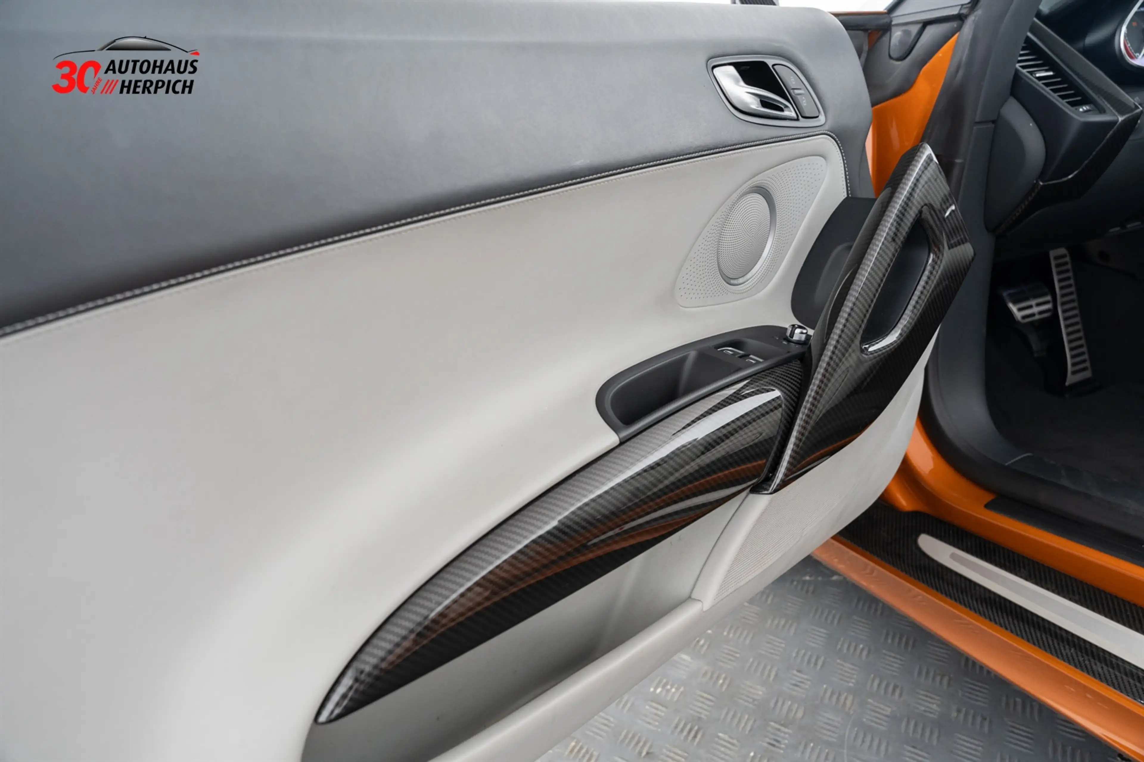 Audi R8 5.2 FSI V10 SPYDER QUATTRO RFK LED CARBON B&O — photo 11