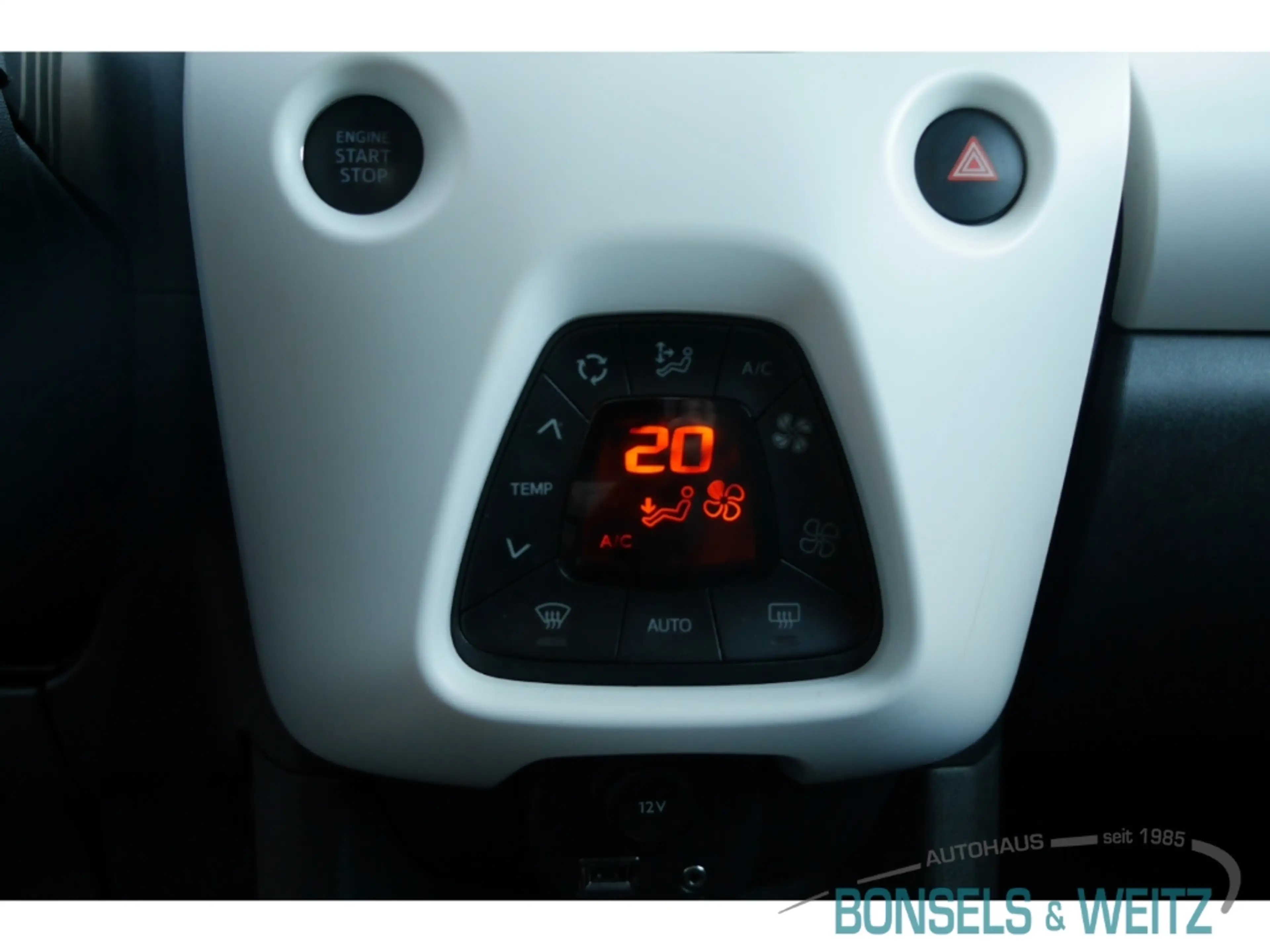 Peugeot 108 Roland Garros+Faltdach+Klima+Tempomat+Bluetooth+ZV — photo 11