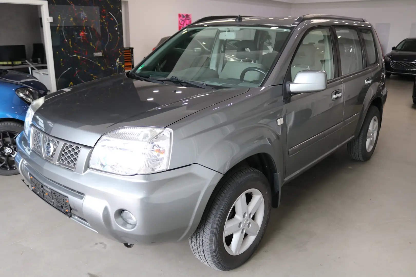 Nissan X-Trail Comfort (Frontantrieb)*SitzH*2.Hand*TÜV 02/24* Grau - 1