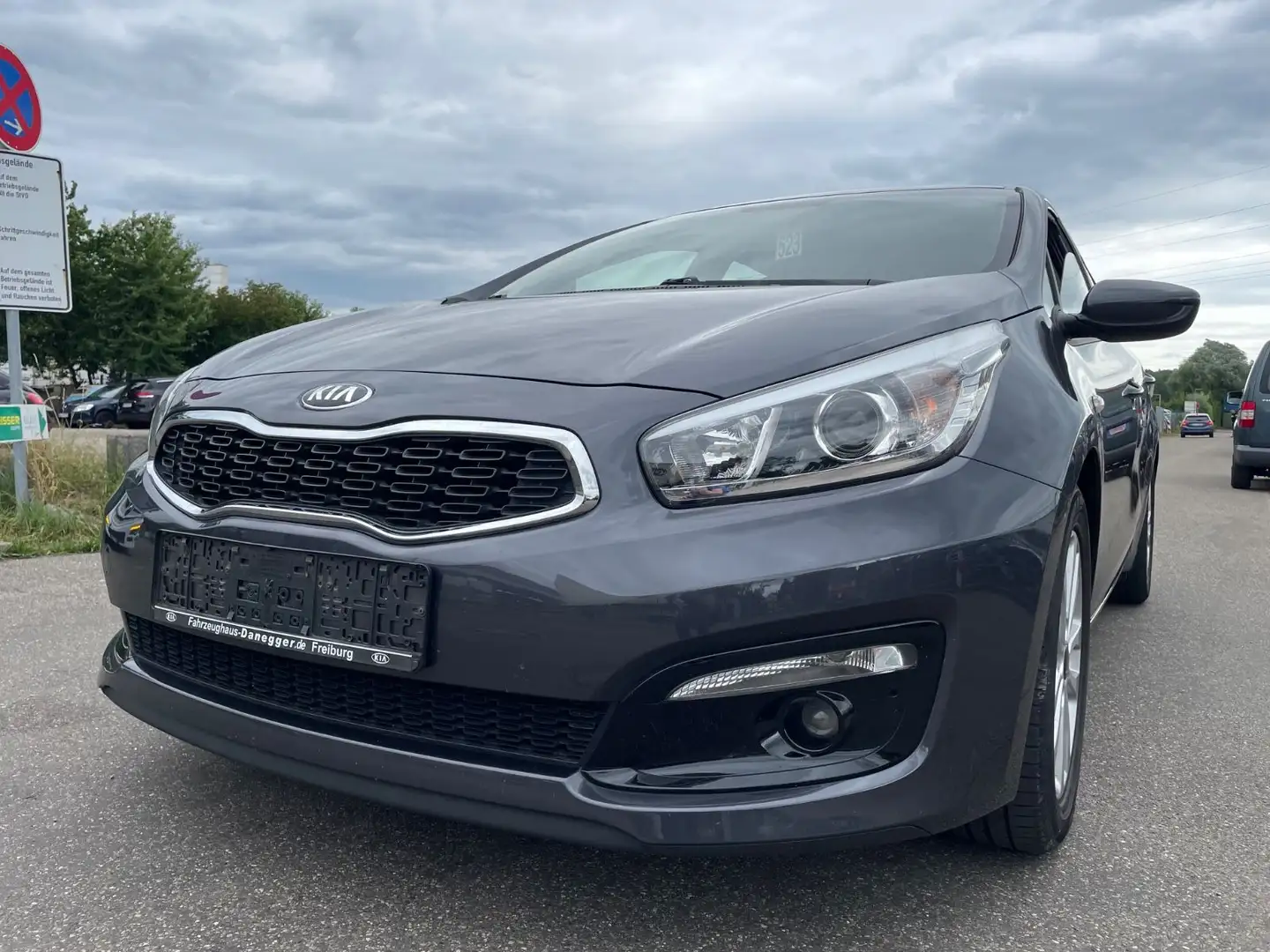 Kia Ceed / cee'd Grau - 2