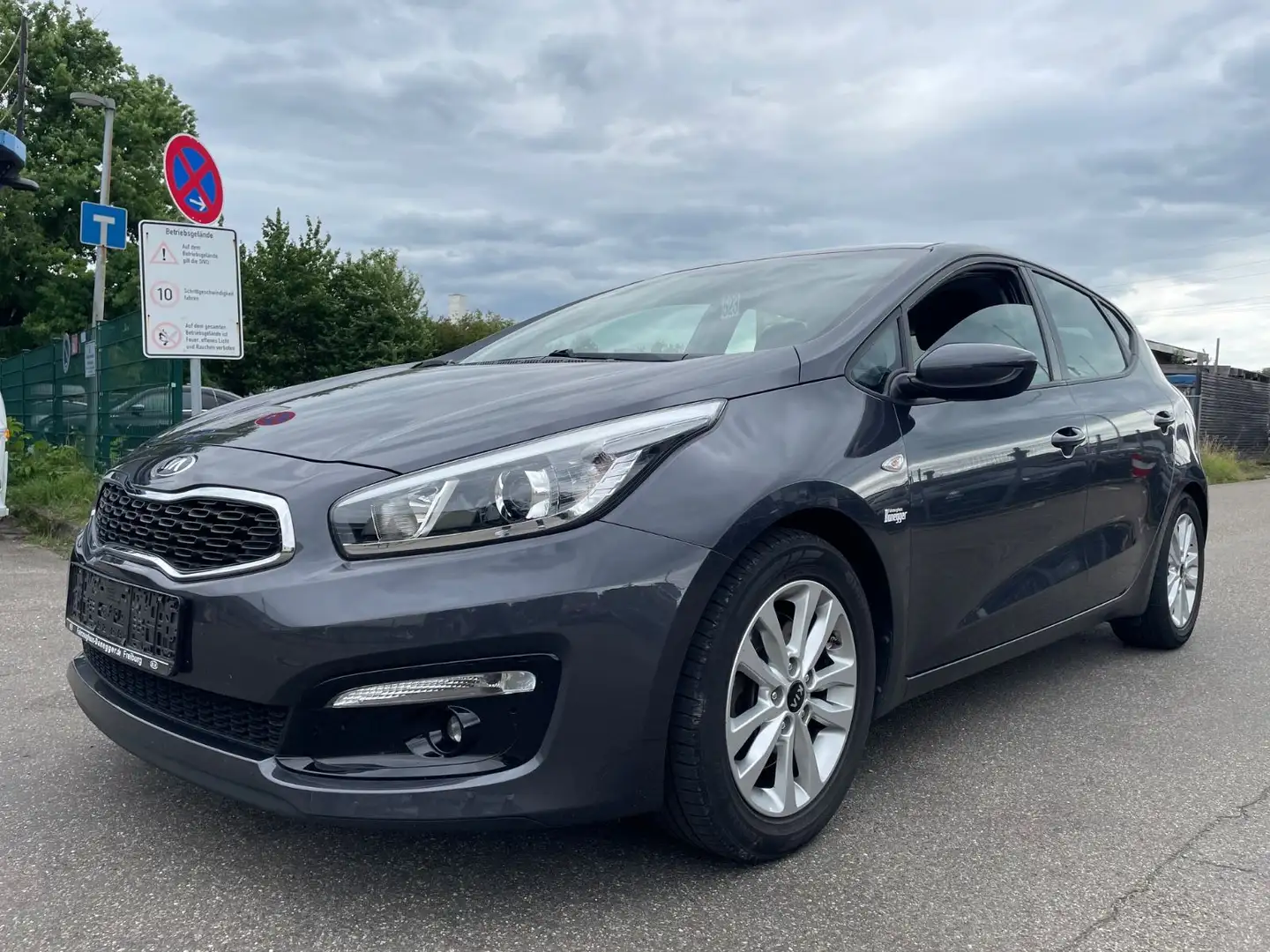 Kia Ceed / cee'd Grau - 1