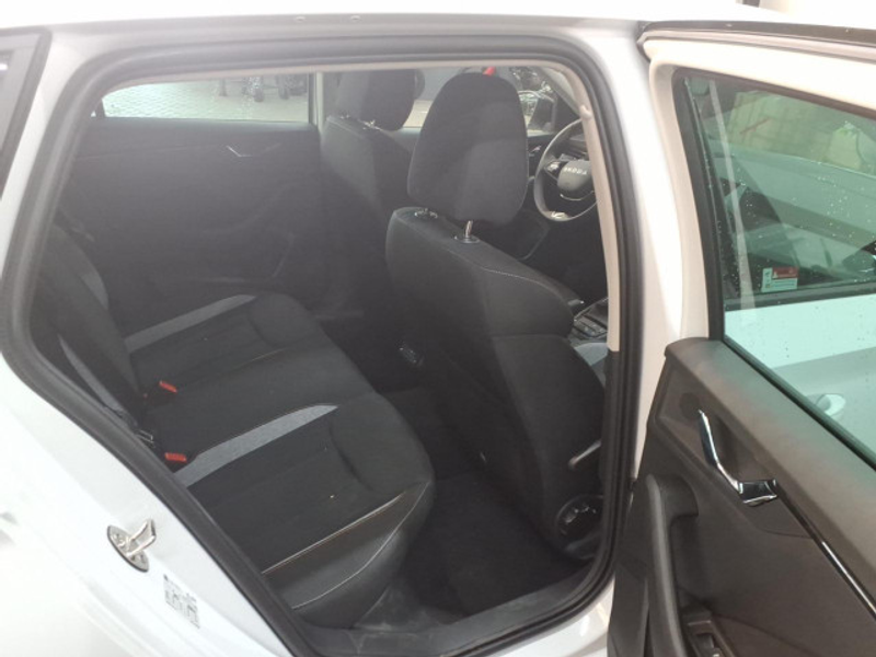 Skoda Scala Tour 1.5TSI 6-Gang LED Navi RFK PDC SHZ — photo 6