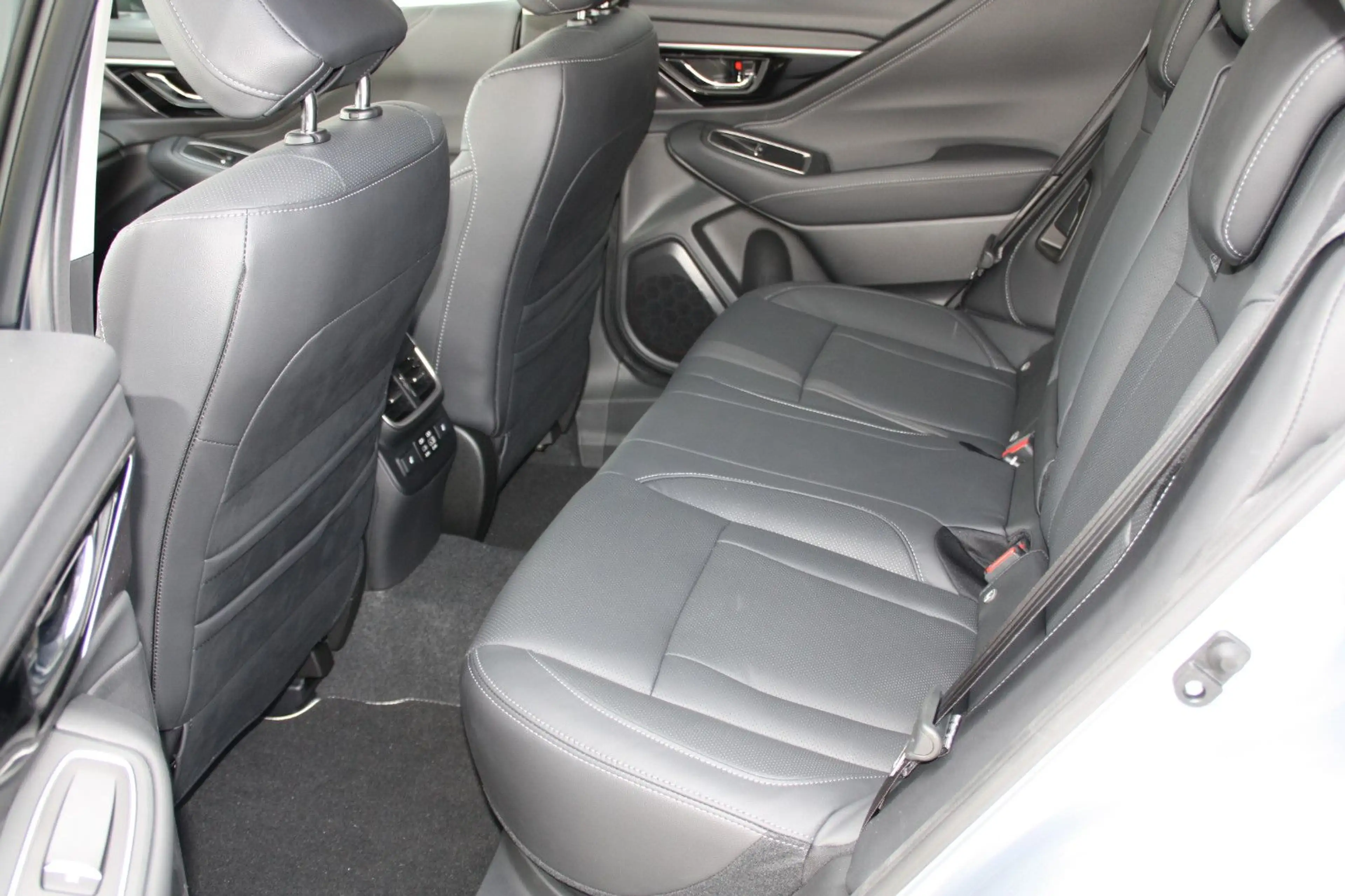Subaru OUTBACK 2,5i Platinum AWD NAVI*BlackDesign — photo 8