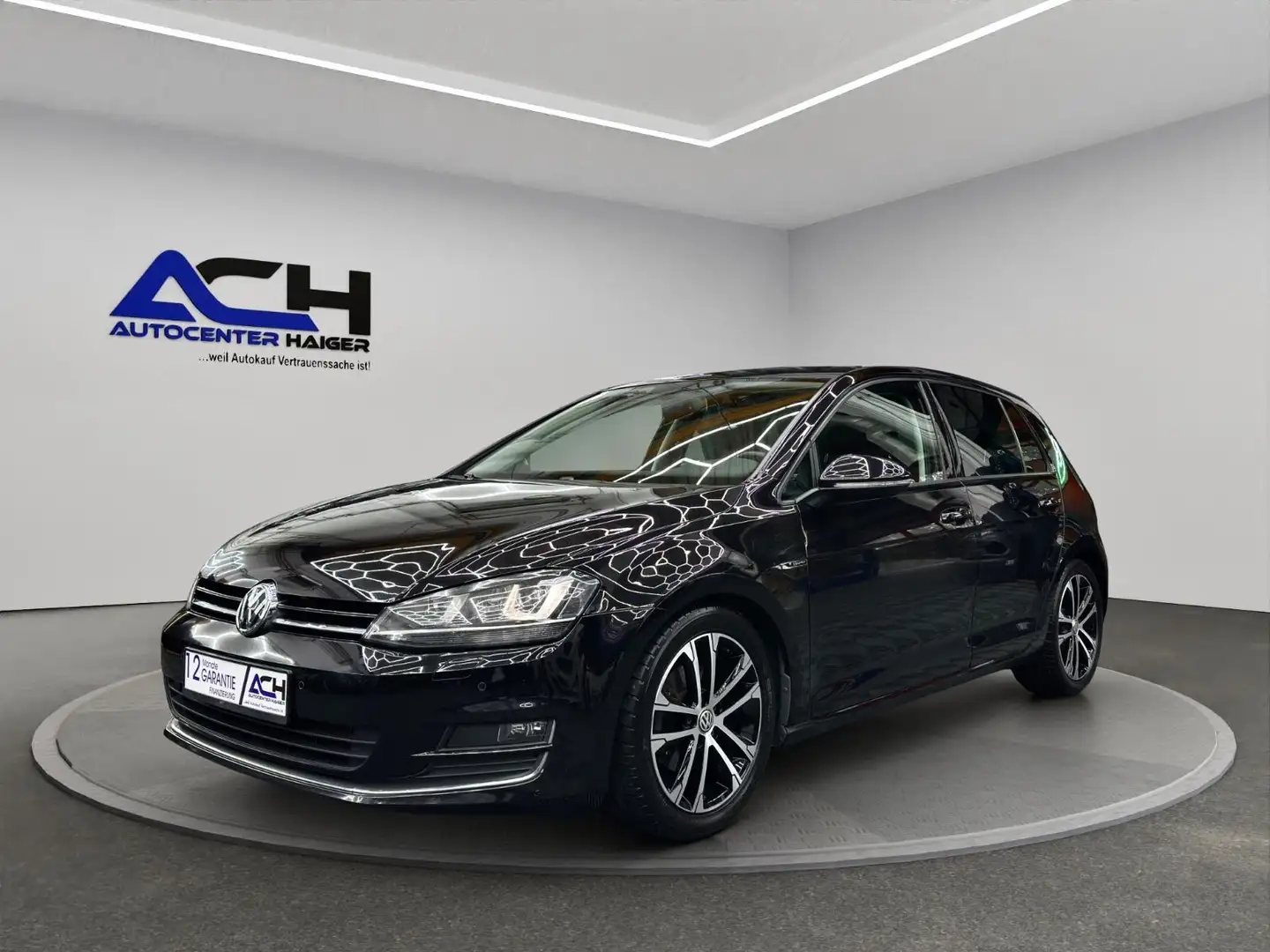 Volkswagen Golf 2.0 TDI Lounge BMT 1.HA*NAVI*XENON*GARANTIE Zwart - 1