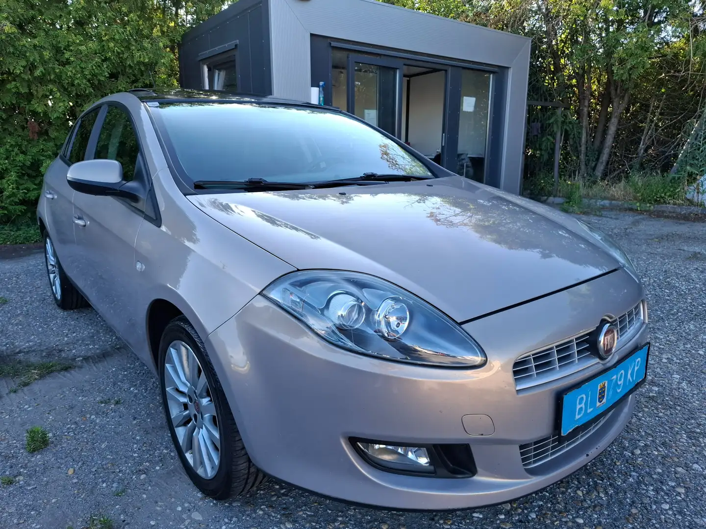Fiat Bravo 1.4 16V Dynamic +nur79.000km+Pickerl bis 2/2026 Šedá - 1