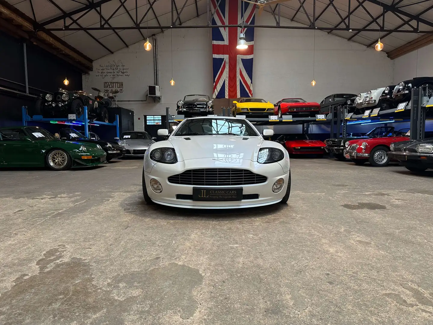Aston Martin Vanquish S Blanc - 2