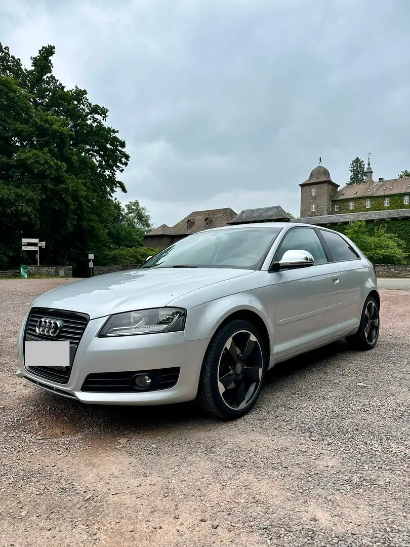 Audi A3 1.6 Ambiente Grau - 1