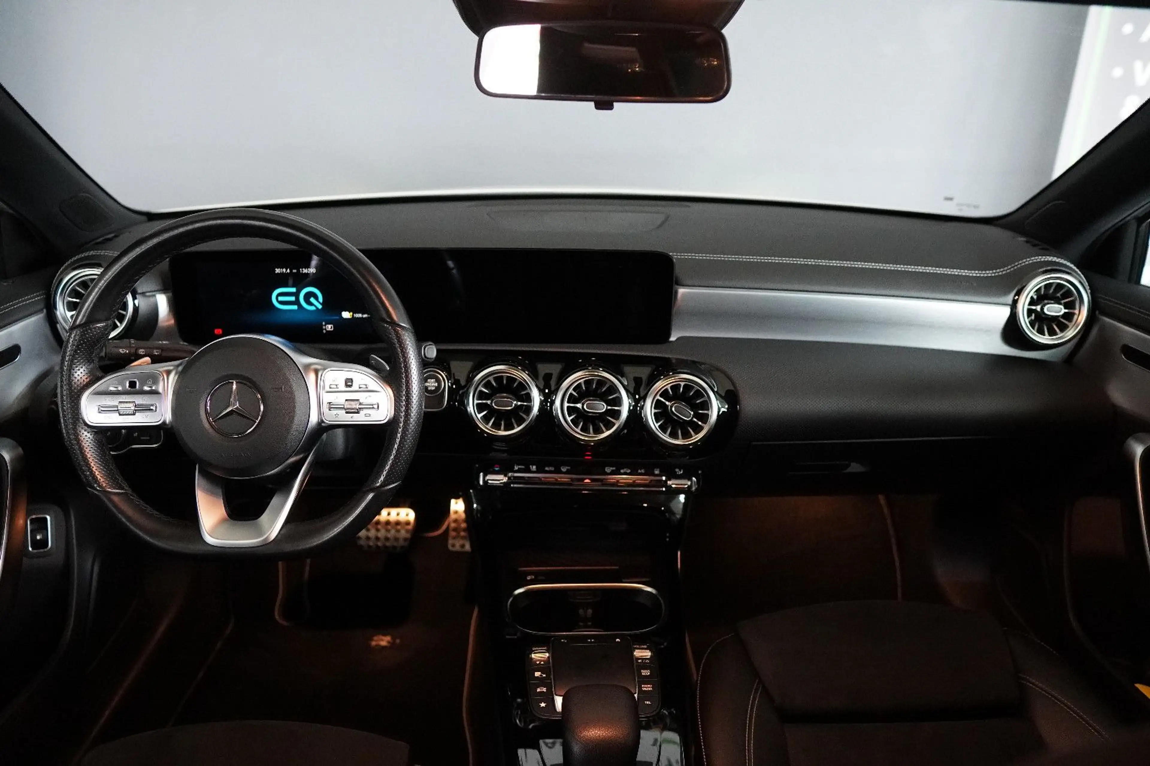 Mercedes-Benz A 250 e Edition 2020*LED*2xAMG*RFK* MBUX*SHZ* — photo 10