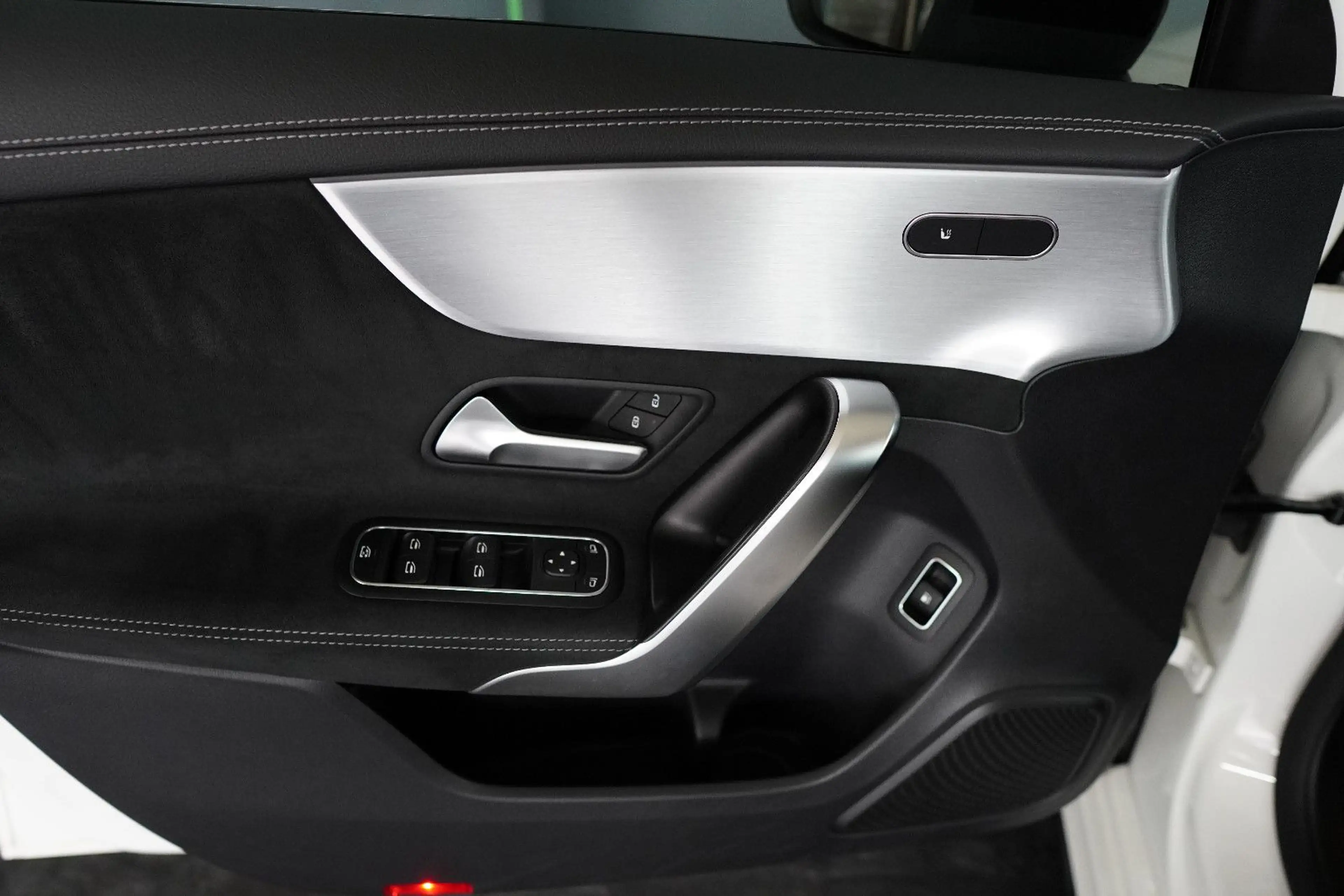 Mercedes-Benz A 250 e Edition 2020*LED*2xAMG*RFK* MBUX*SHZ* — photo 11
