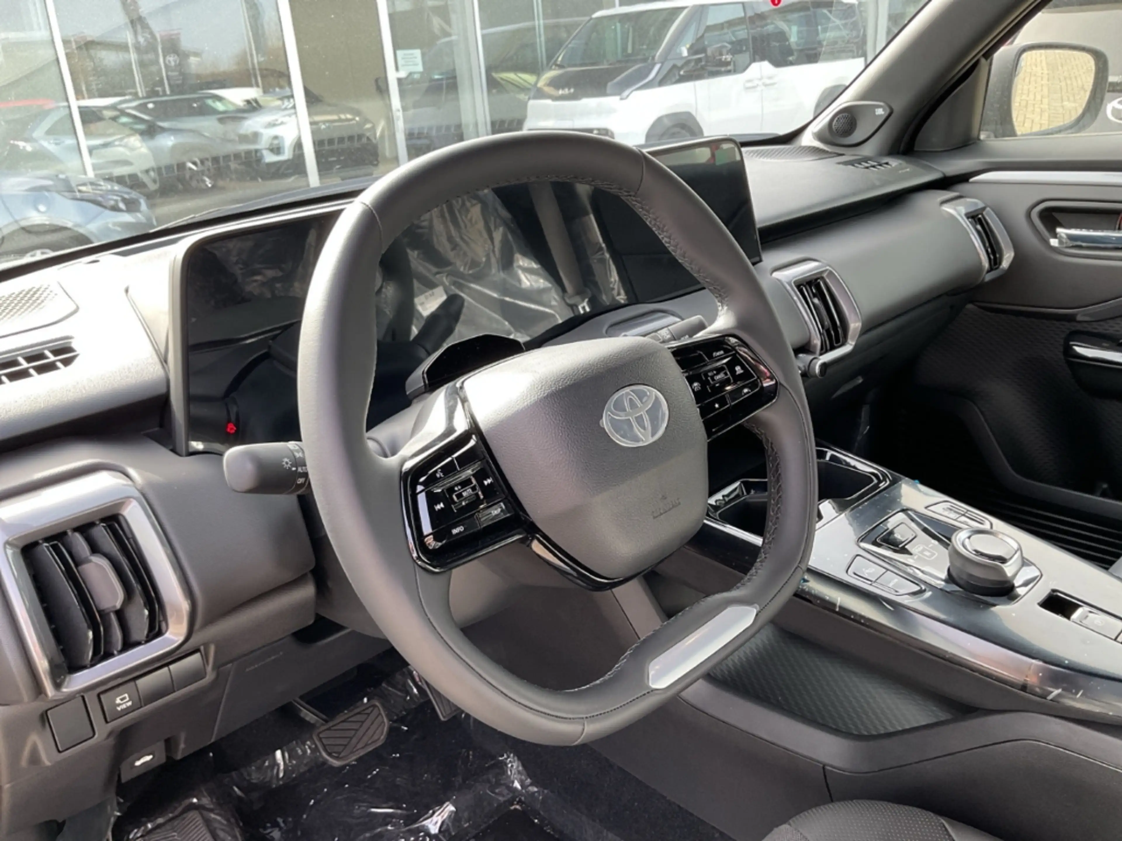 Toyota Urban Cruiser 128 kW FWD Lounge Panorama Soundsystem JBL 360 Kam — photo 9