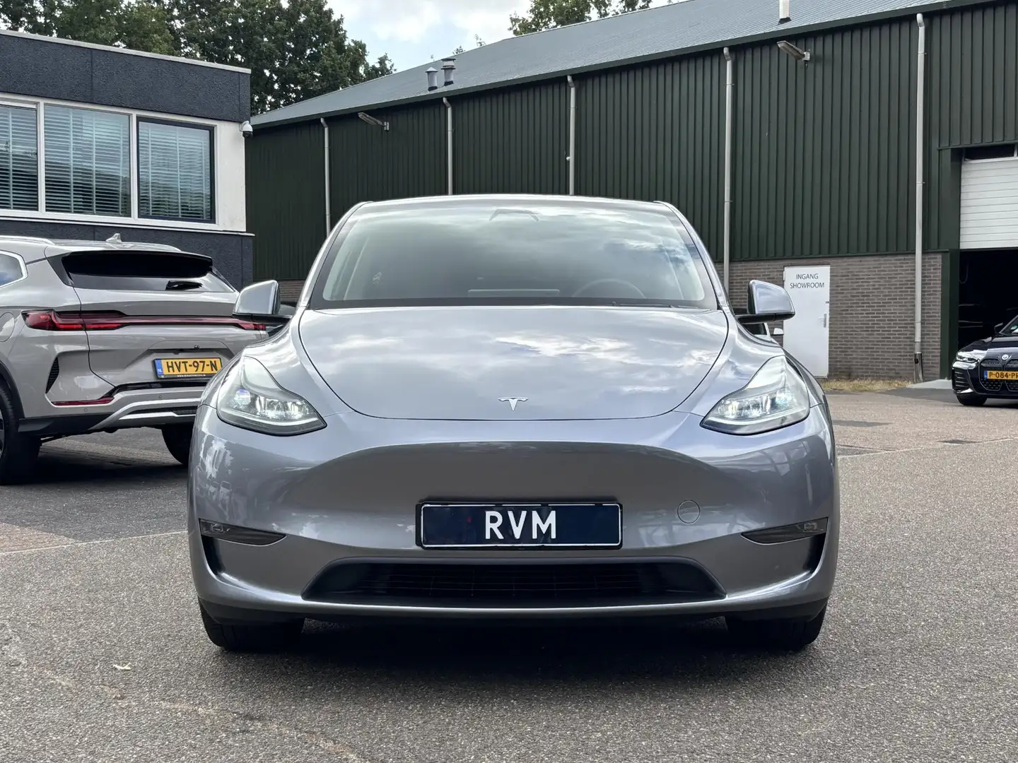 Tesla Model Y Long Range AWD 75 kWh AUTOPILOT | AFNEEMBARE TREKH Grijs - 2