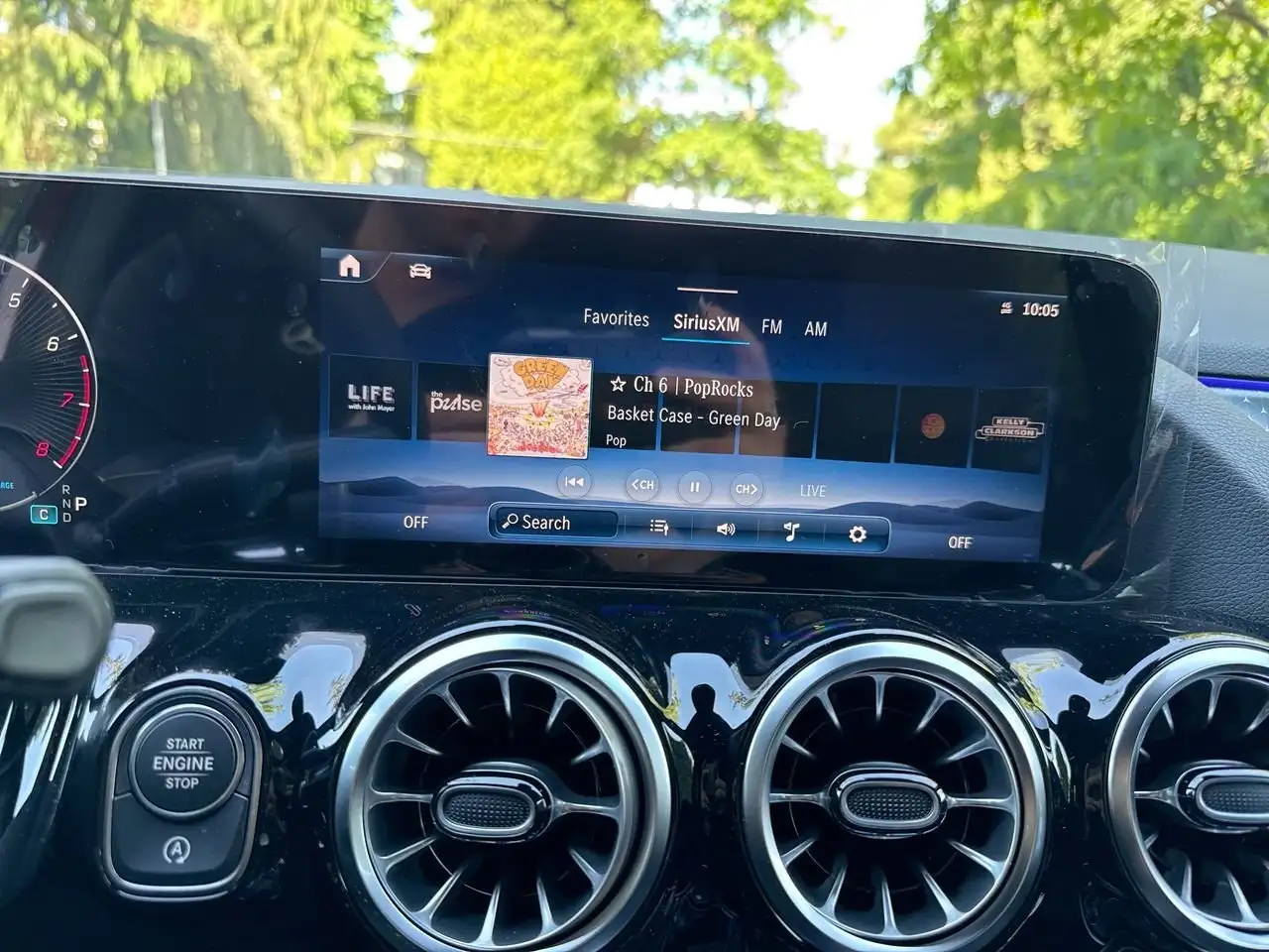 Mercedes-Benz GLA снимка Mercedes-Benz GLA