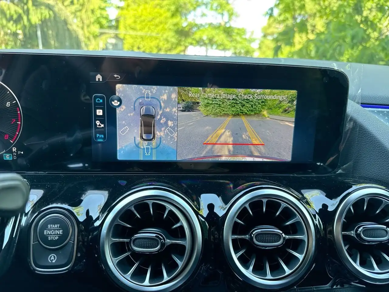 Mercedes-Benz GLA снимка Mercedes-Benz GLA