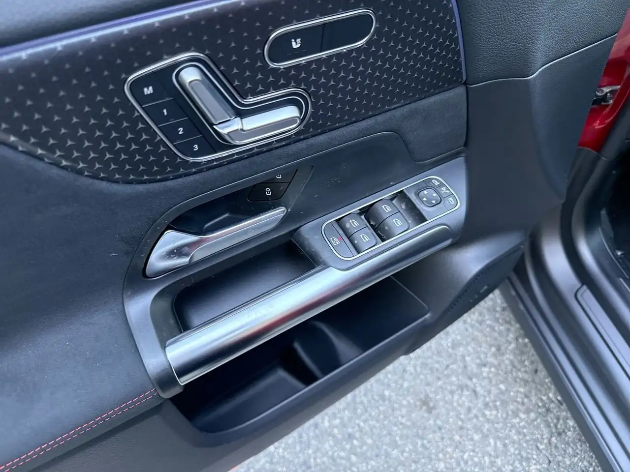 Mercedes-Benz GLA снимка Mercedes-Benz GLA